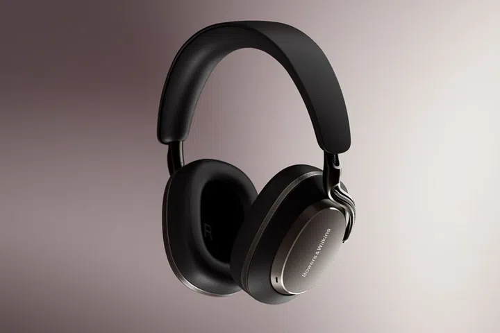 Newly launched Bowers & Wilkins Px8 S2 in Onyx Black. 
