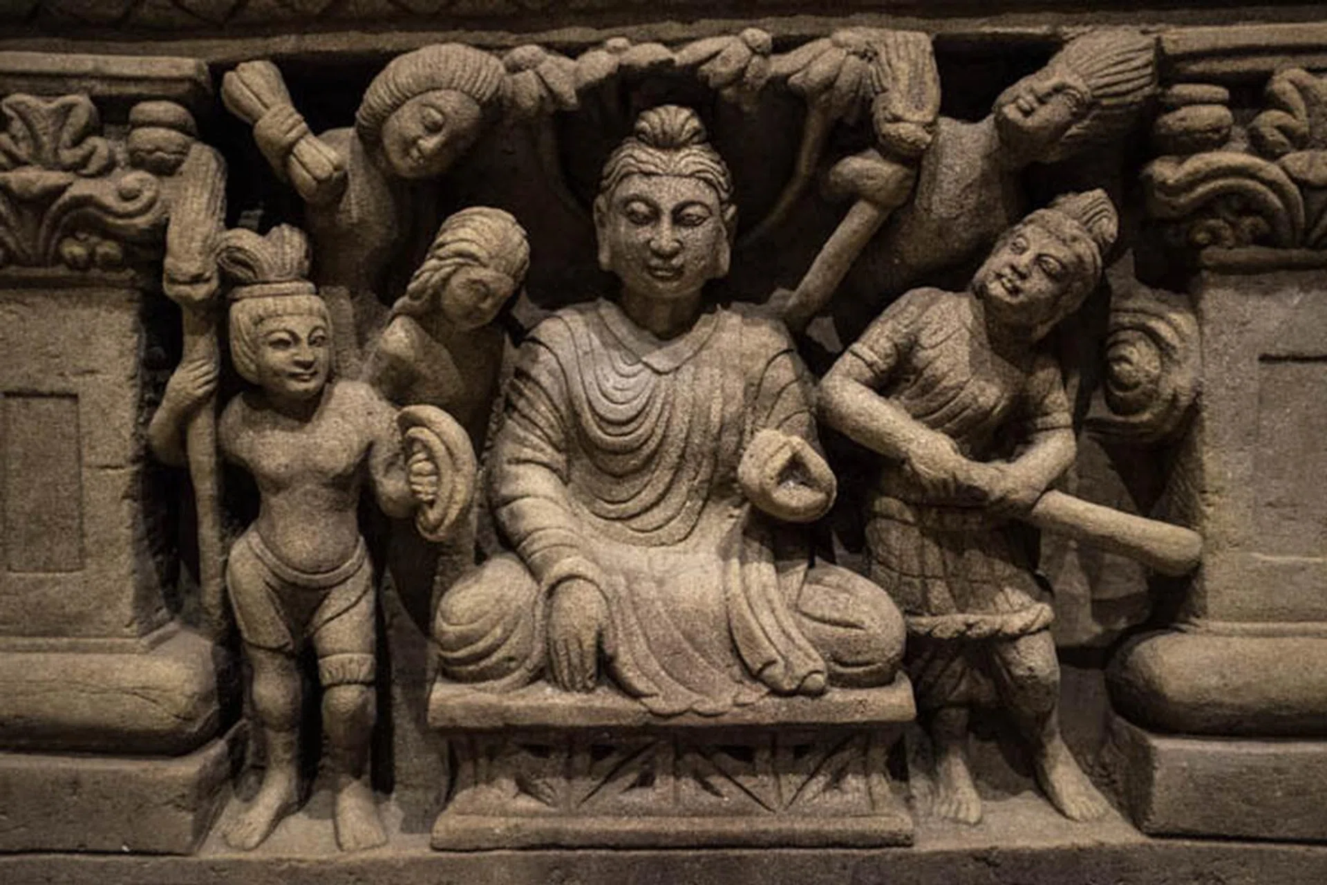 f/2 at 35mm, 1/60 sec, ISO 4000.