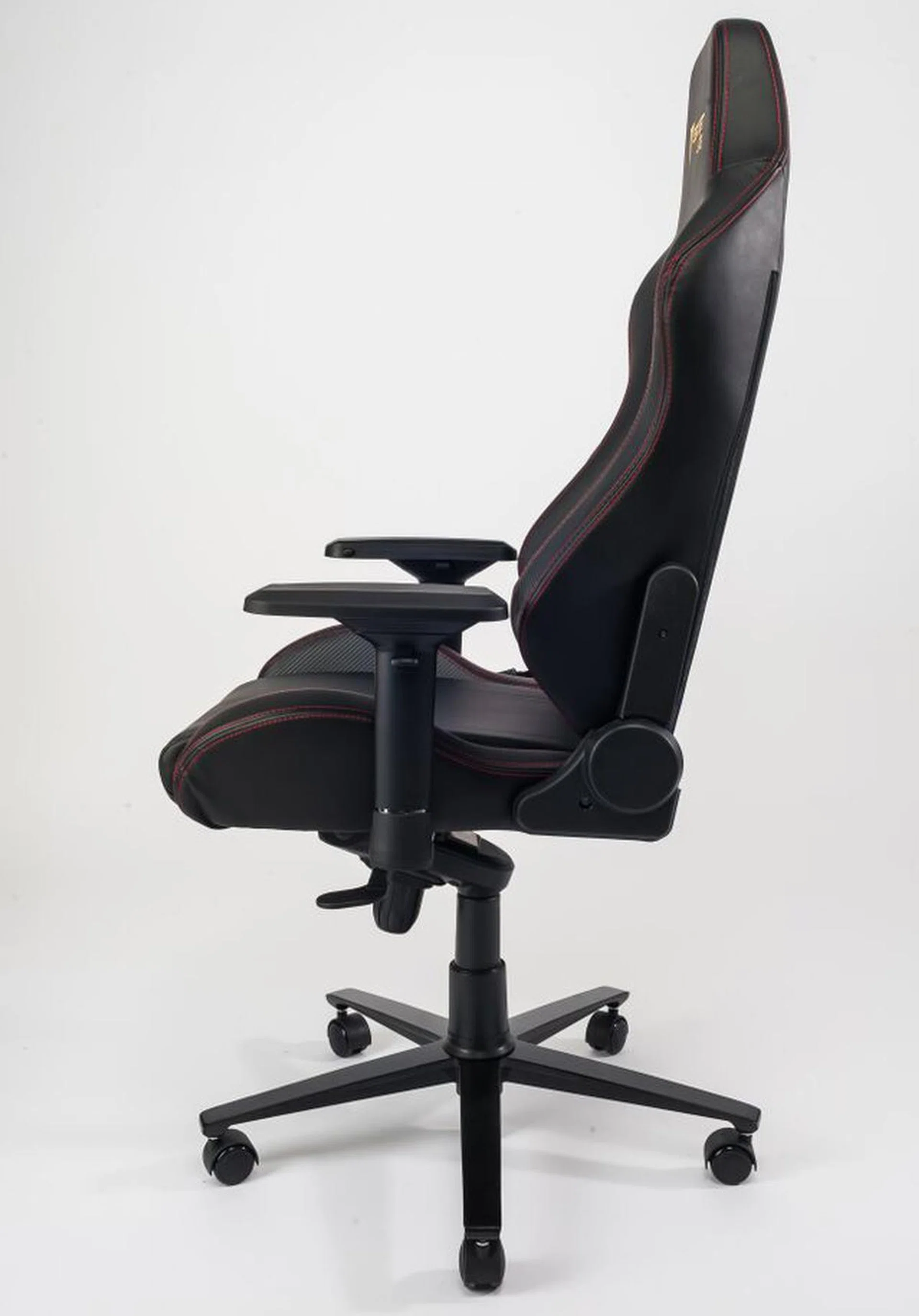 The thickness of the additional padding is clearly visible from the side. (Image Source: Secretlab)