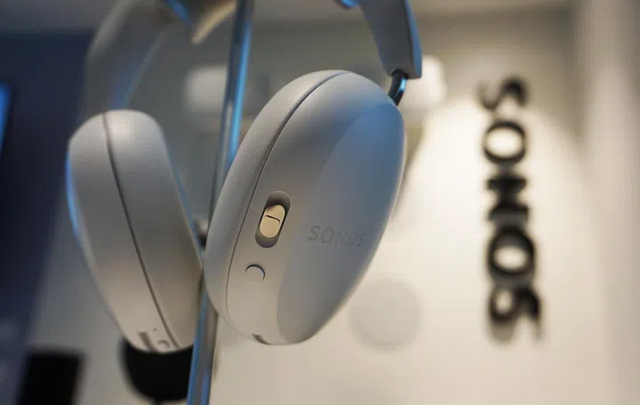 The content key is a nice way to control volume and playback without adding too many buttons.