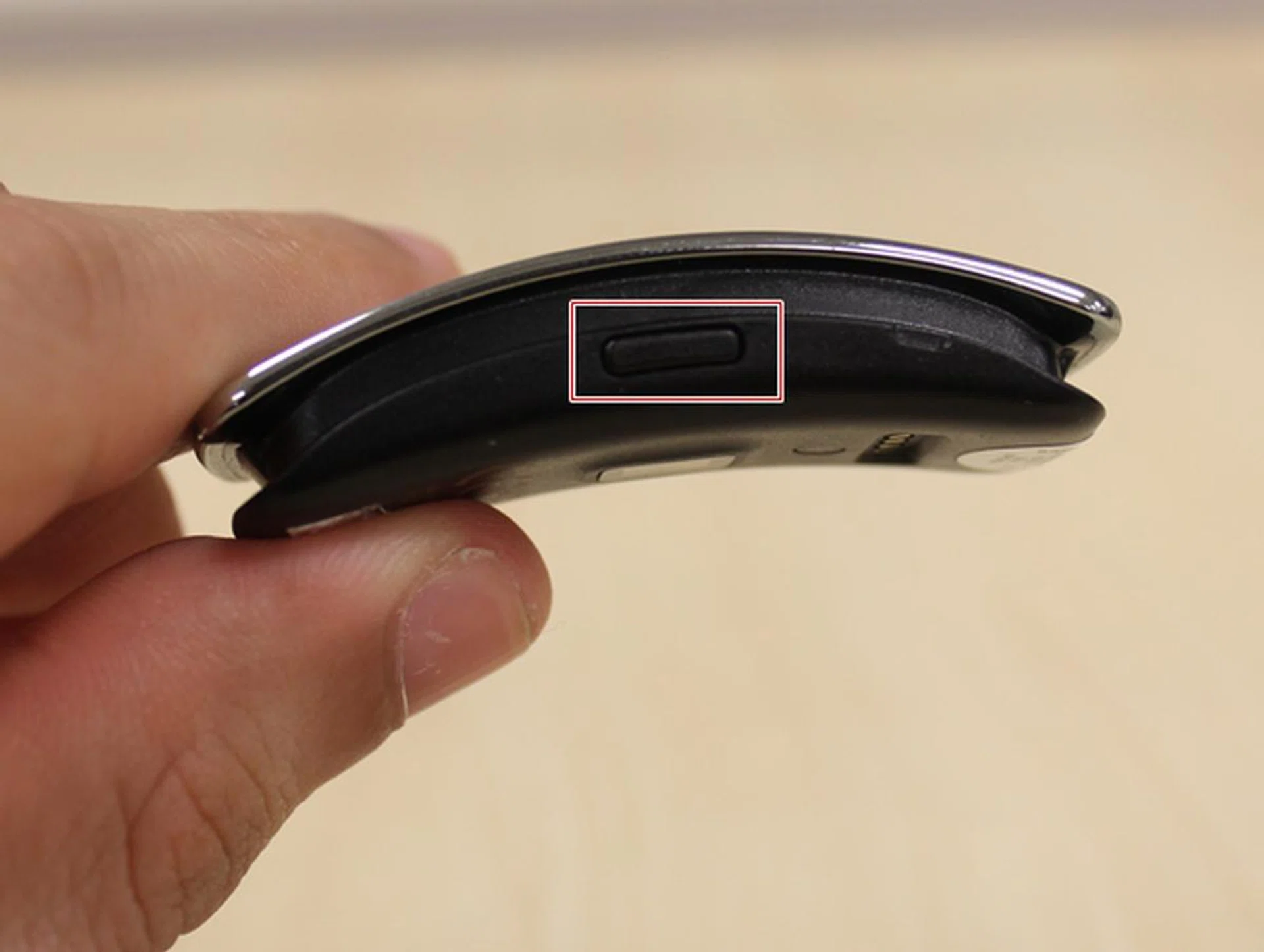 The side of the module has a physical button (the only one) that allows you to power on/off or wake up/turn off the display.