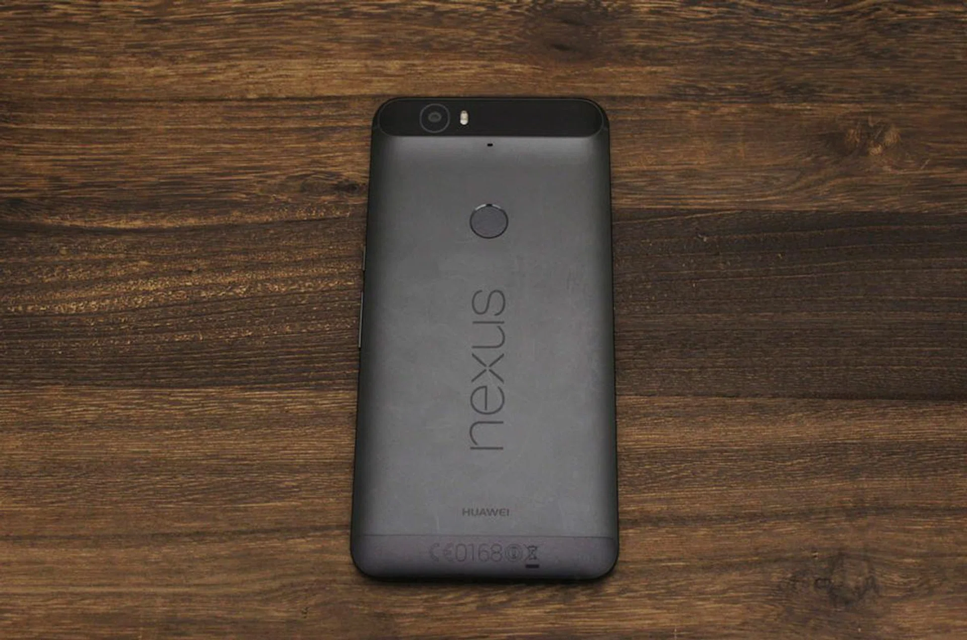 The all-aluminium body feels exceedingly well-made.