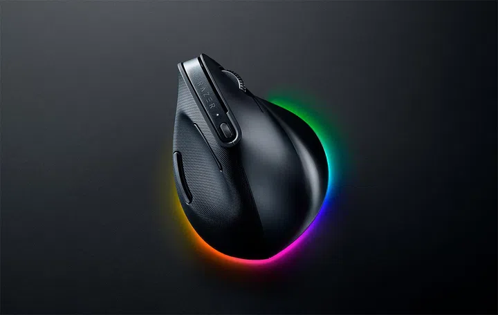The Pro Click V2 vertical features a 71.7 degree angle to emulate a handshake grip. Photo: Razer.