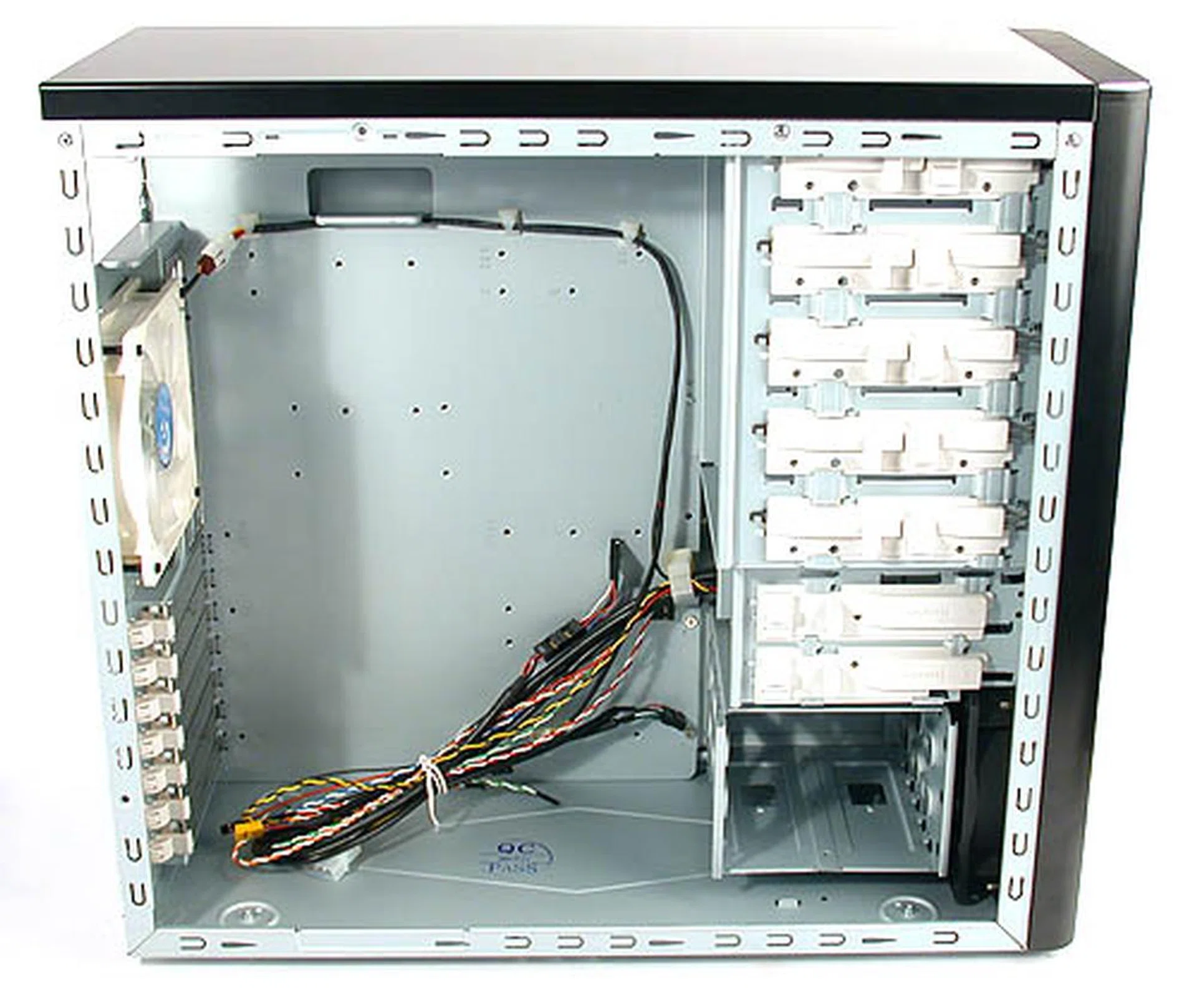 The casing has ample space inside, though its smaller dimensions mean that Gigabyte's 3D Aurora has the edge over the newer Poseidon. Notice the neat and clean interior. 