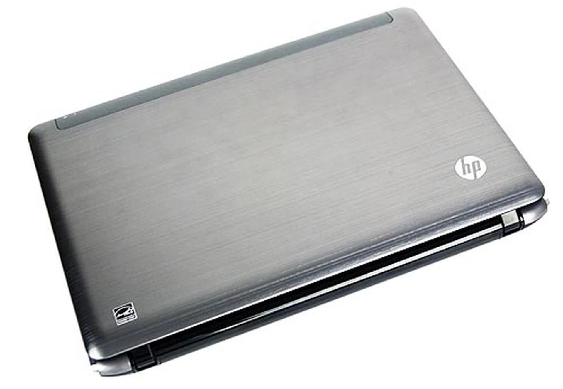 The cool matte metallic look is something we quite like and we think you would too. The only downside is that it adds to its weight.