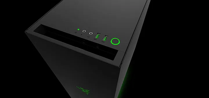 The power button features a green LED backlight, and the USB 3.0 ports have been colored green. (Image Source: Razer)