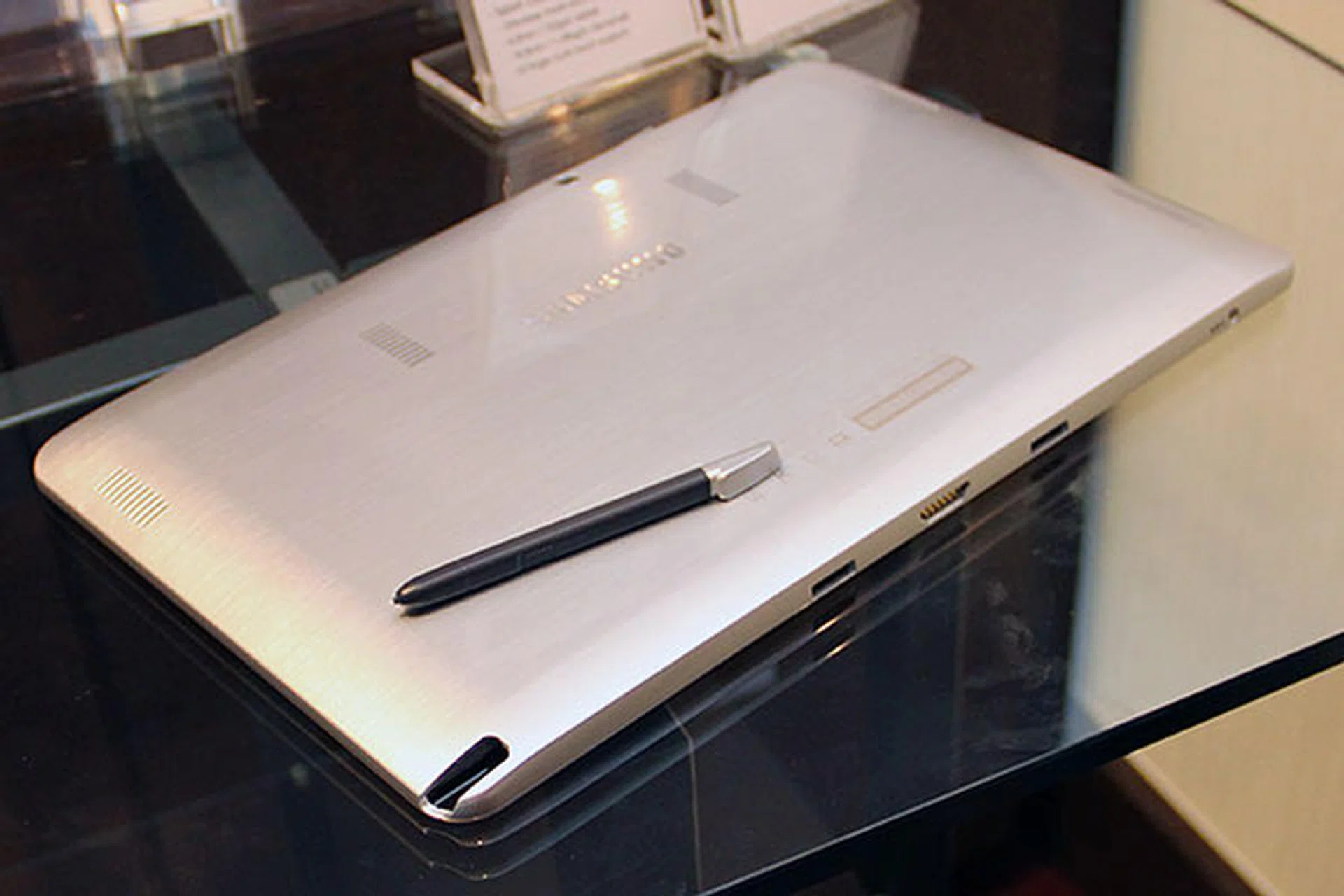 The S Pen for both machines is housed in a pen slot at the rear shell of the tablet.