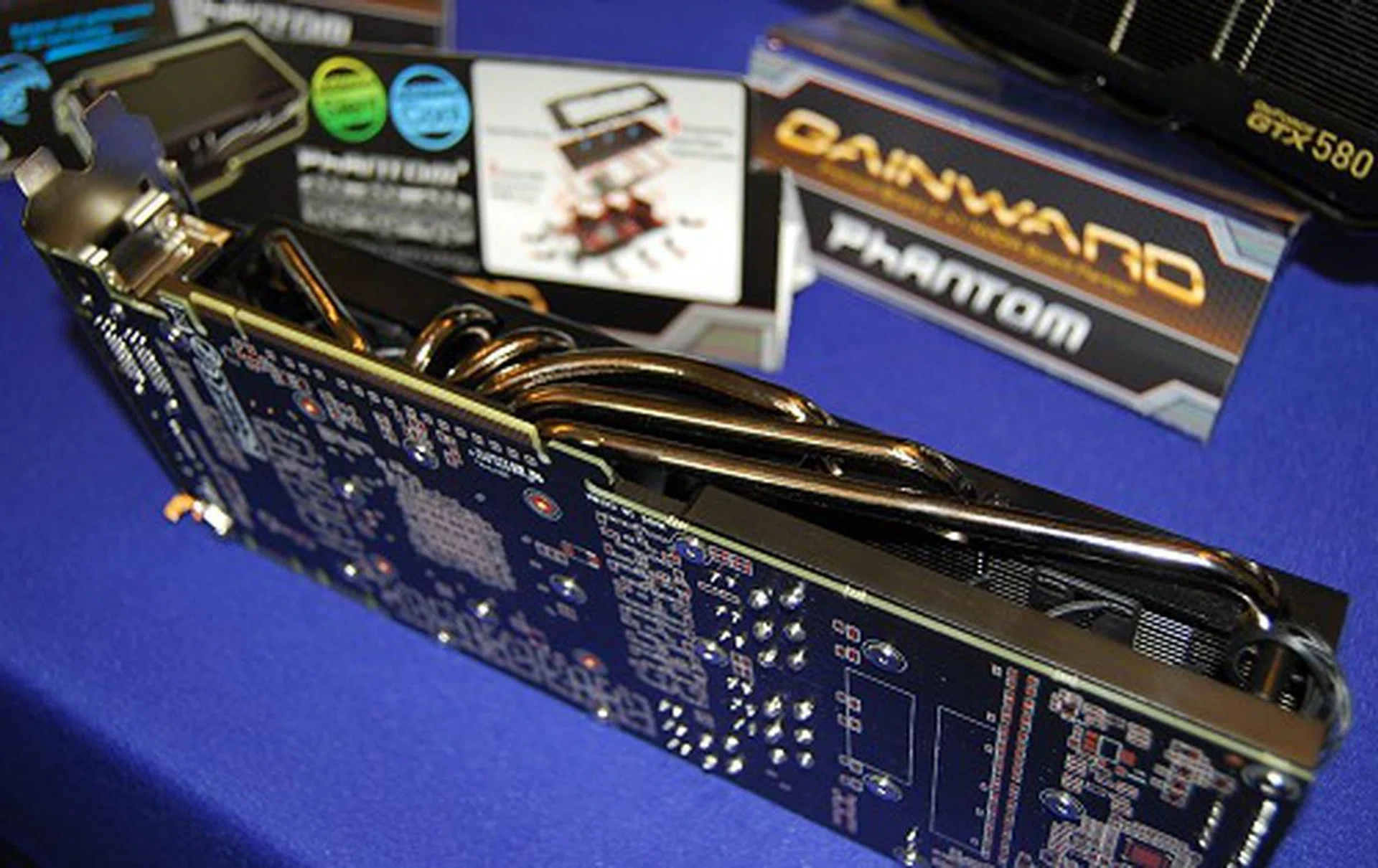 Seen here are up to six heat pipes to quietly tame the temperatures of the GTX 580 and GTX 570.