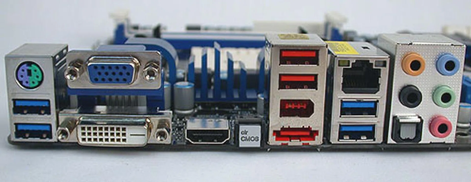 The rear panel is rather packed, with the three display outputs taking up a significant chunk of space. This means there are just six USB ports, of which there are four USB 3.0 ports in blue. ASRock also squeezed in a useful Clear CMOS button along with FireWire and eSATA 6Gbps. 