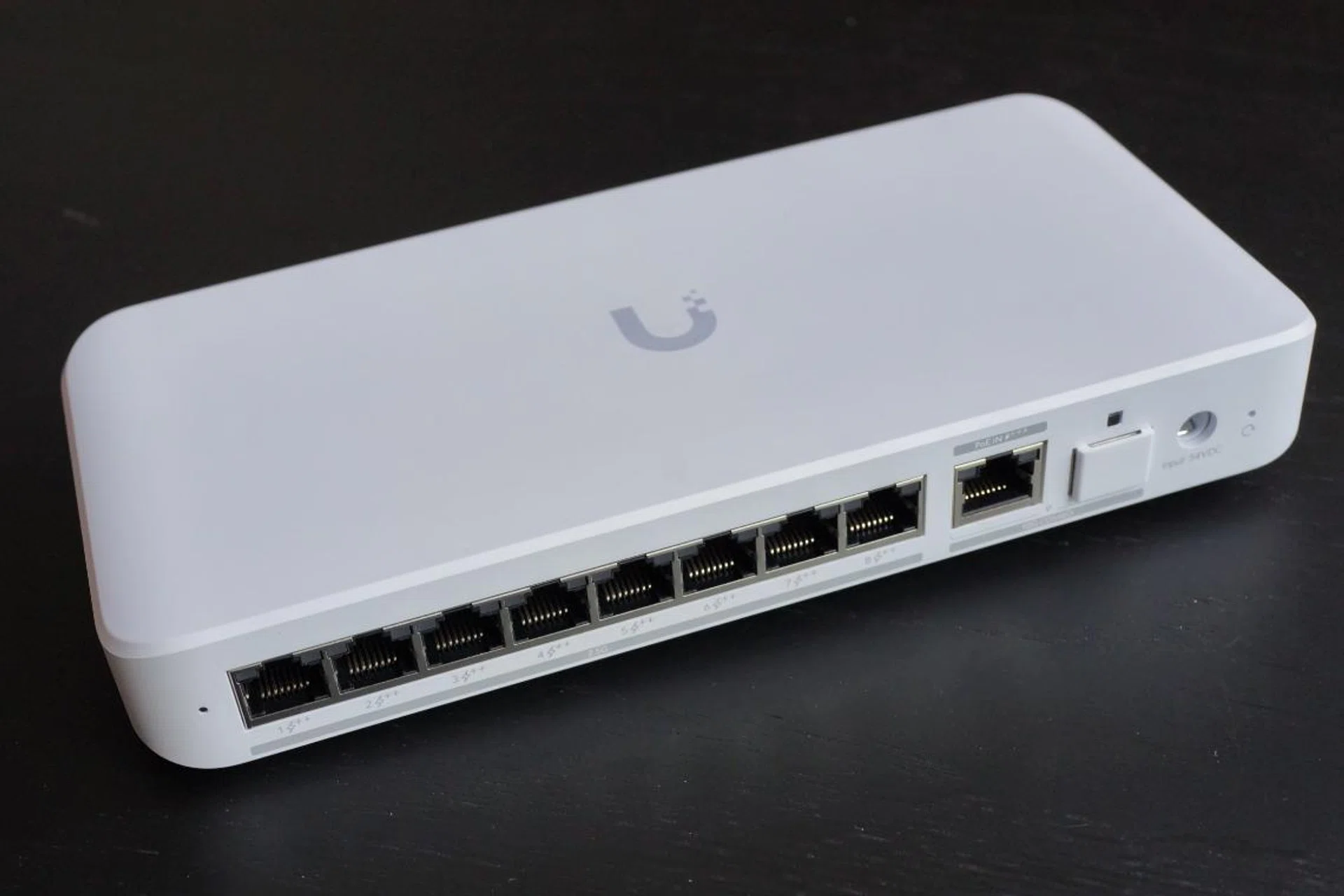 The Ubiquiti Flex 2.5G PoE switch is a compact network switch with 8 high-speed PoE ports. Photo: HWZ
