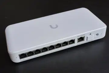 The Ubiquiti Flex 2.5G PoE switch is a compact network switch with 8 high-speed PoE ports. Photo: HWZ