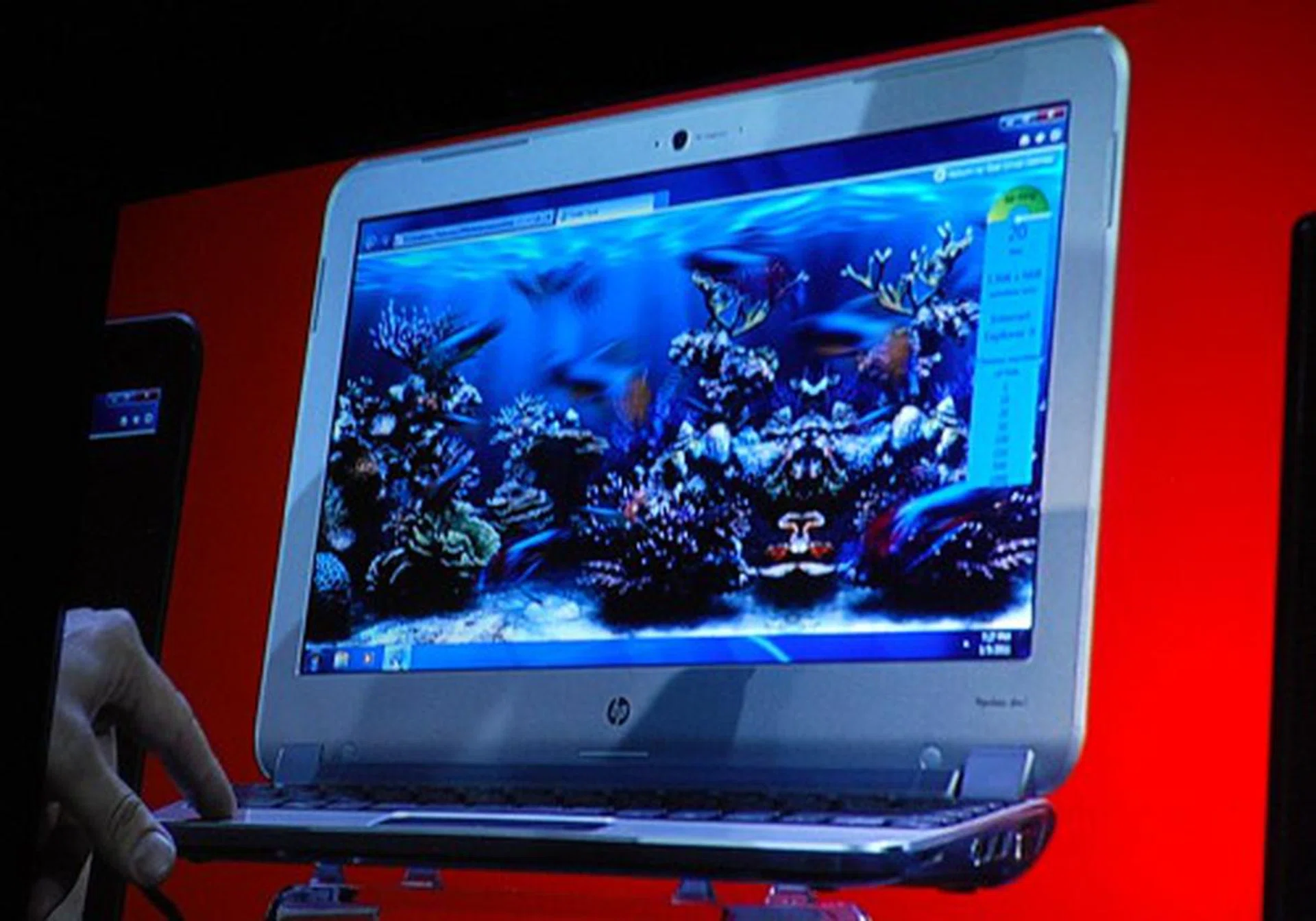 HP's brand new Pavilion DM1 running on AMD's Fusion platform was also showcased working with Windows 7 and in this snapshot, IE9 running a hardware accelerated graphics test to showcase the browser's capability in harnessing the graphics hardware.