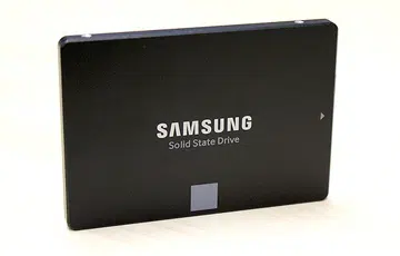 The SSD 850 Evo is Samsung's mainstream 3D V-NAND SSD and stores 3 bits of data per cell.