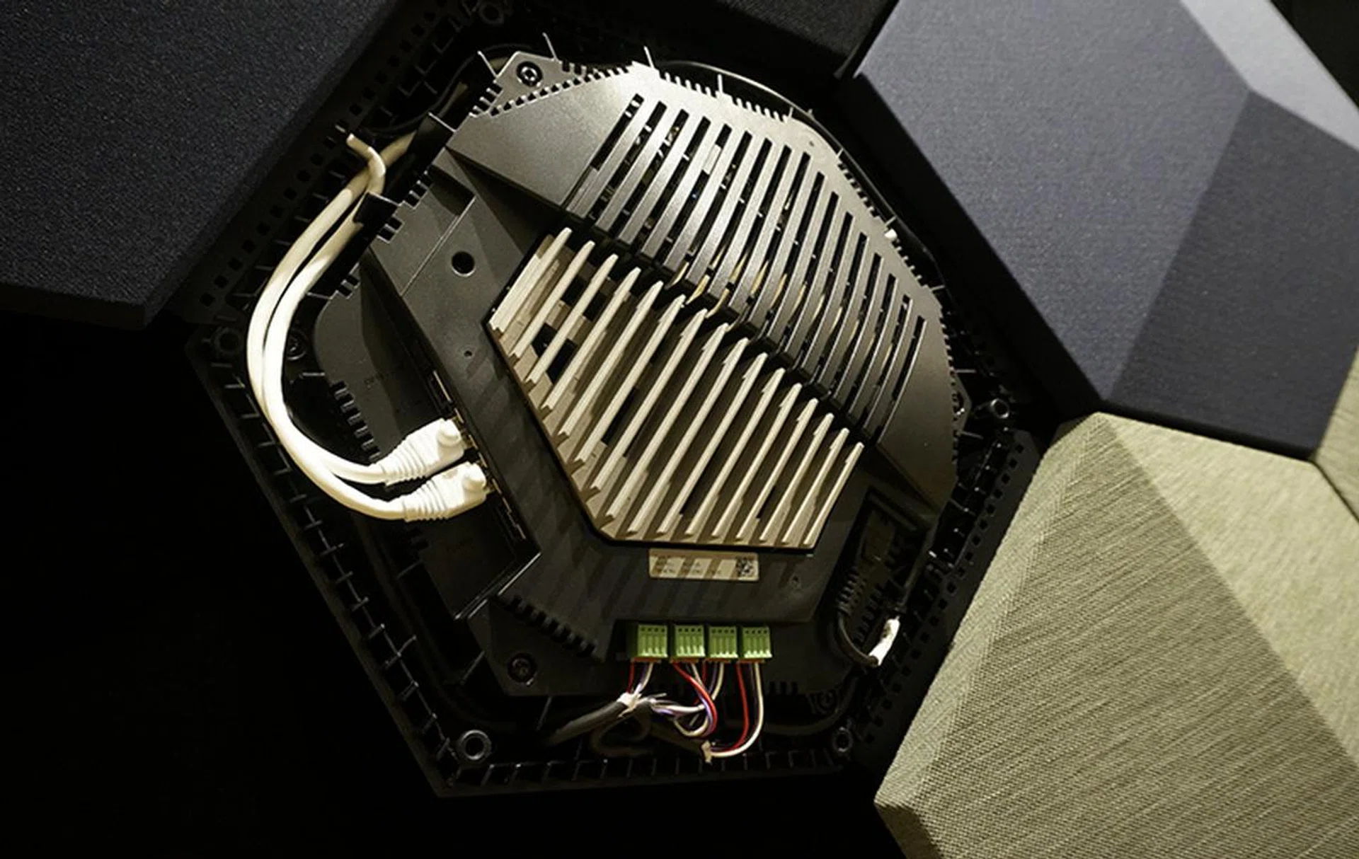 A single amplifier powers up to 4 speakers.