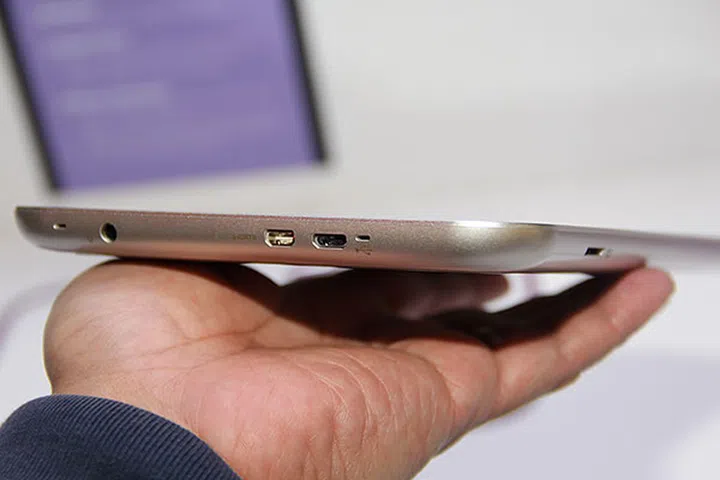 It has one micro-USB 2.0 port, one micro-HDMI port, a headphone/microphone combo jack, and a single microSD card slot.