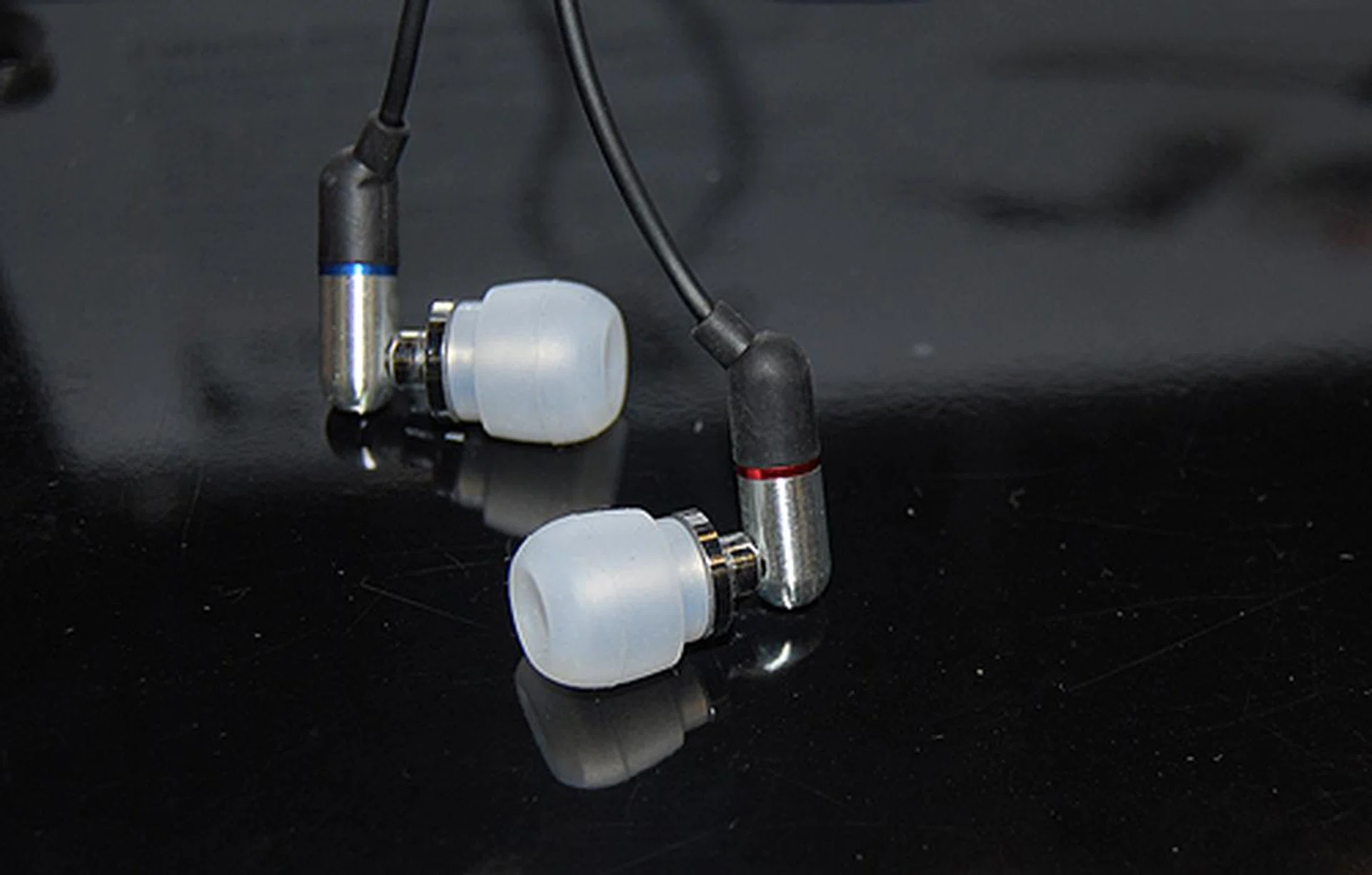 For those looking for a decent pair of in-ear headphones, check out the HS-930i going for $119 (U.P. $139).