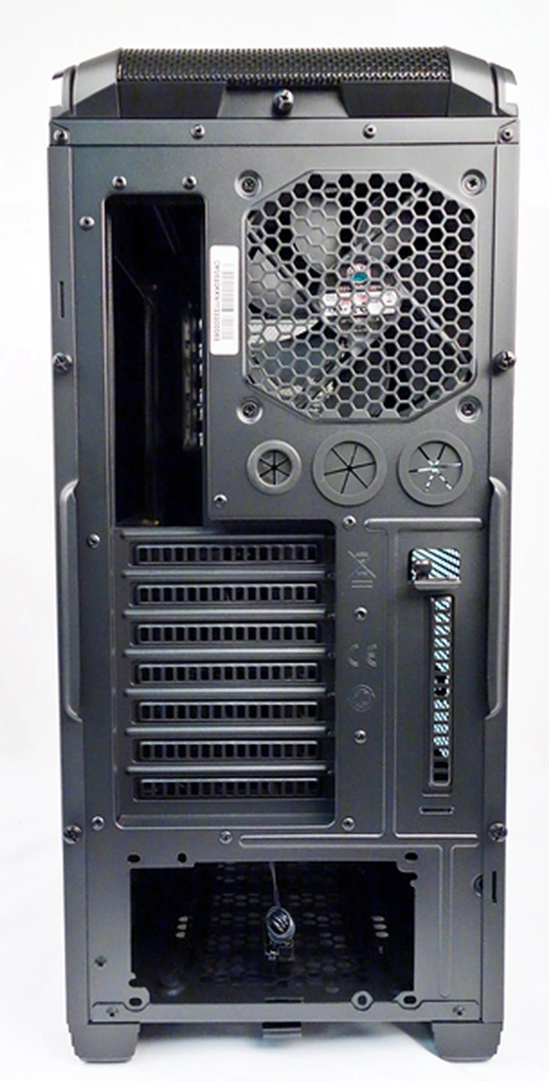 There are three rubber grommets to fit the water pipes of liquid cooling systems. But with the advent of closed liquid cooling systems, we do see little use for these rubber fittings.