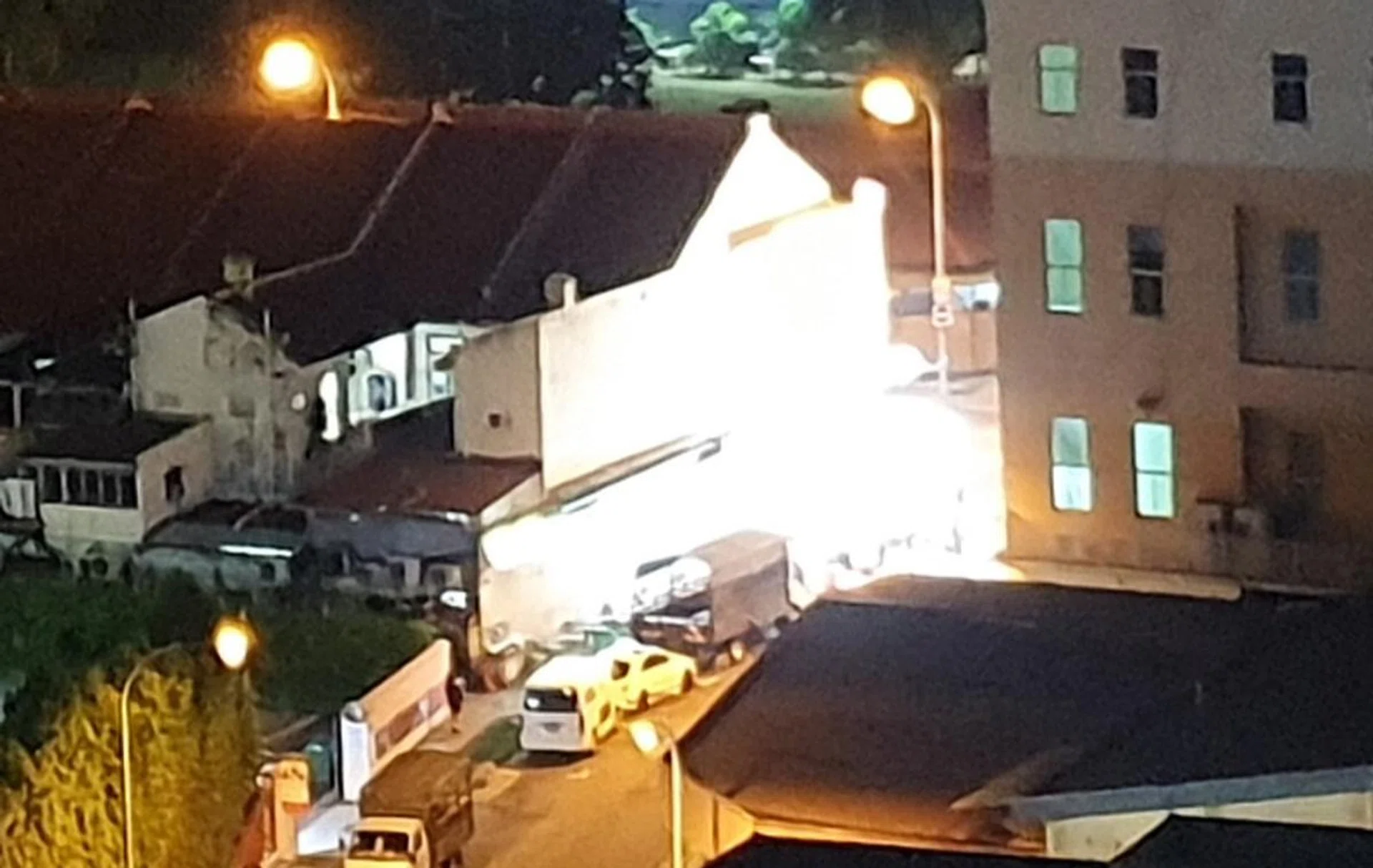 100% crop (Galaxy S10+)