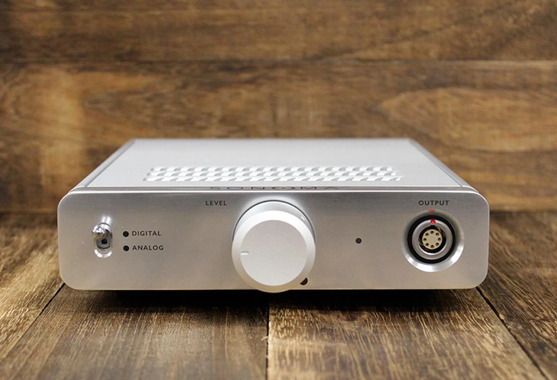 The Sonoma Model One headphones come with its special energizer because of its unique energy requirements.