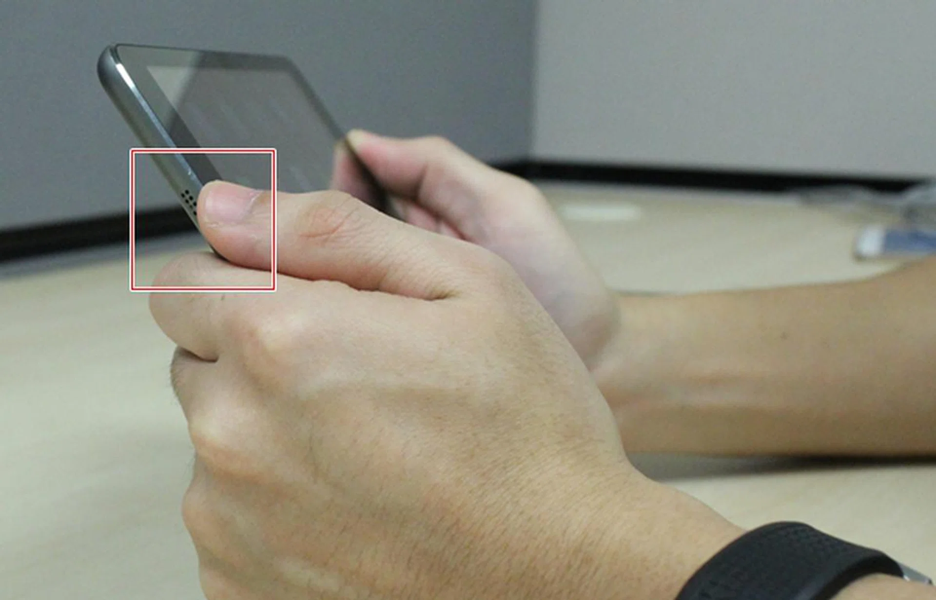 As you can see, the only alternative is to hold the Apple iPad Mini in one hand so that the speakers do not get muffled. Clearly the iPad Mini was made for portrait mode usage.