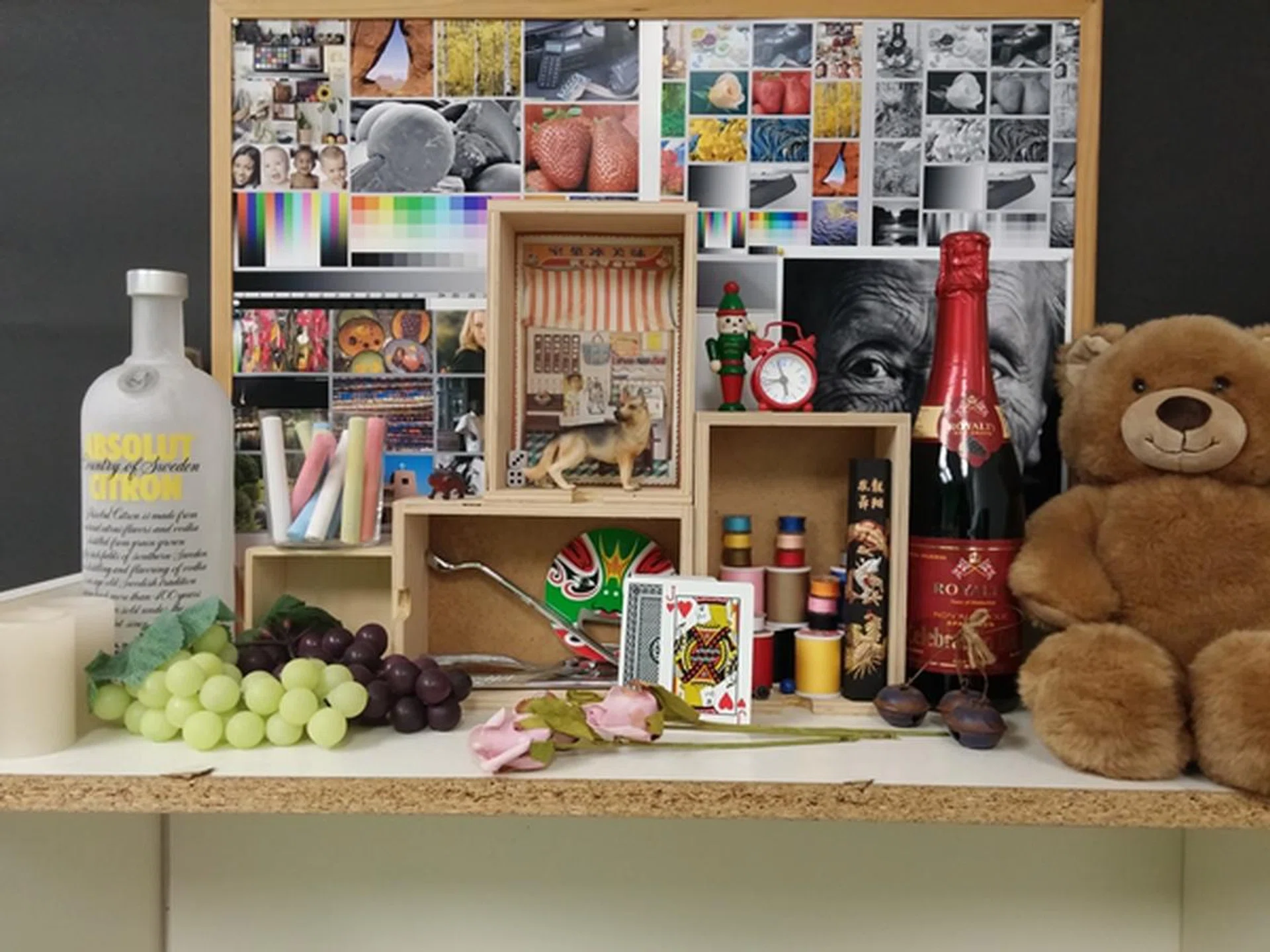 The image quality is quite good with accurate colors and good amount of details. 