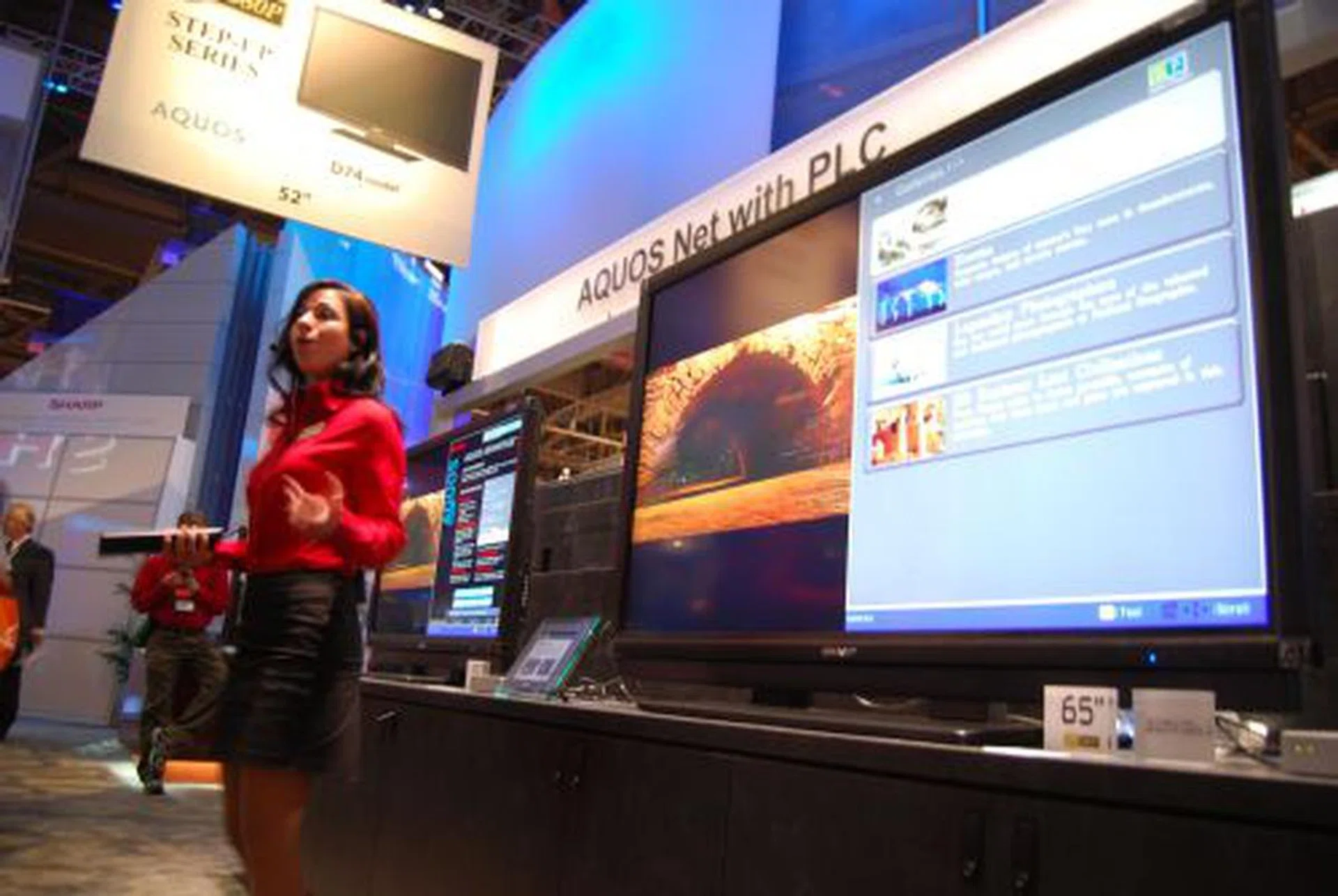  Sharp's AQUOS Net is a gateway that allows customers to plug their TV to the net via an Ethernet port and view independently supplied Web-based content (widgets) in full or split screen. It is available on the new SE94U and D74U AQUOS series. Not only that, Sharp produces Powerline Communication (PLC) adapters which allow you to network your Sharp TV to other AQUOS Net-enabled TVs in your other rooms using the 85Mbps-capable PLC adapters.  