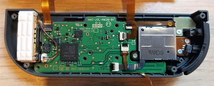 The newer Joy-Con purchased from Amazon. Credit: CNET.