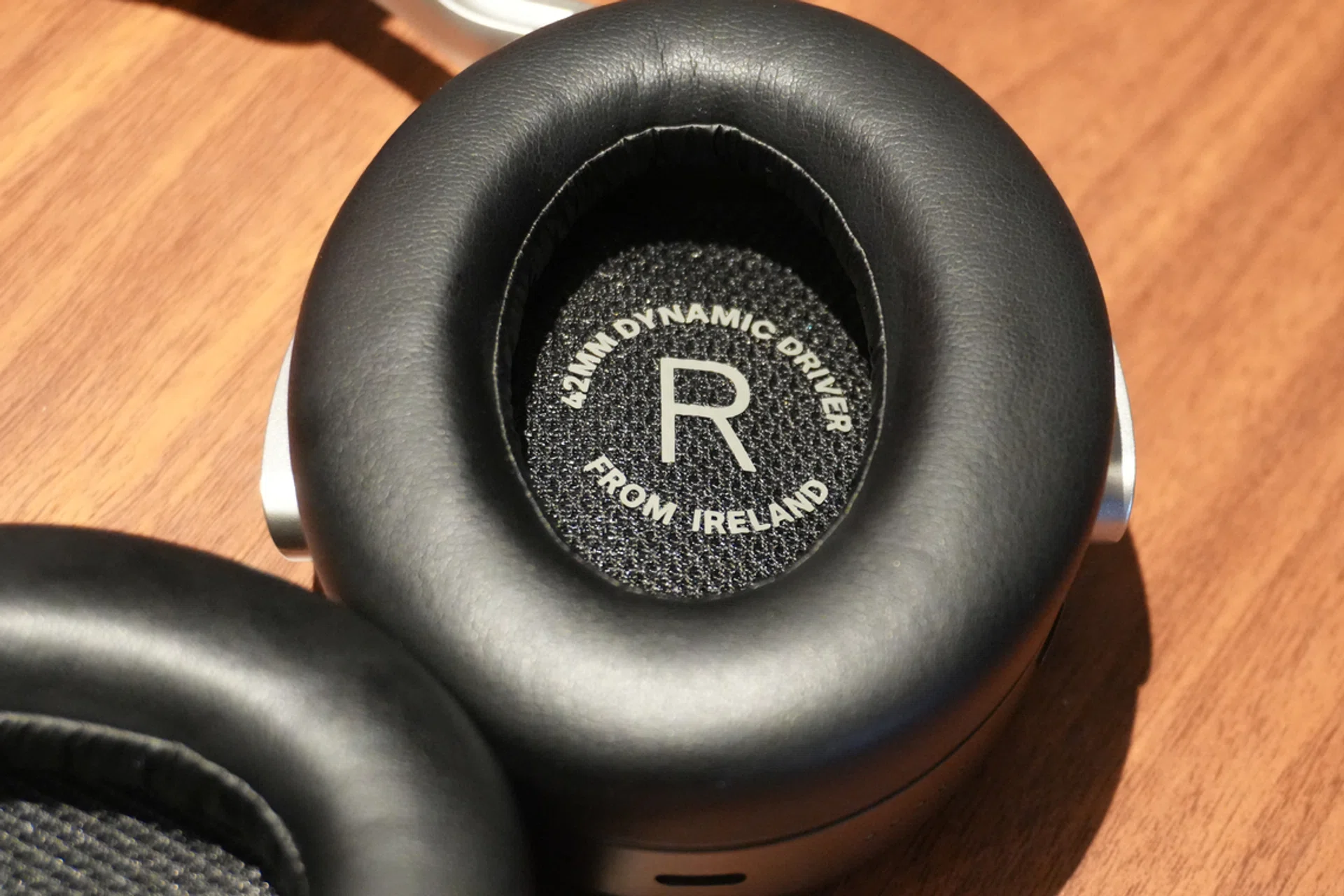 42mm Dynamic Drivers power the HDB 630. 
