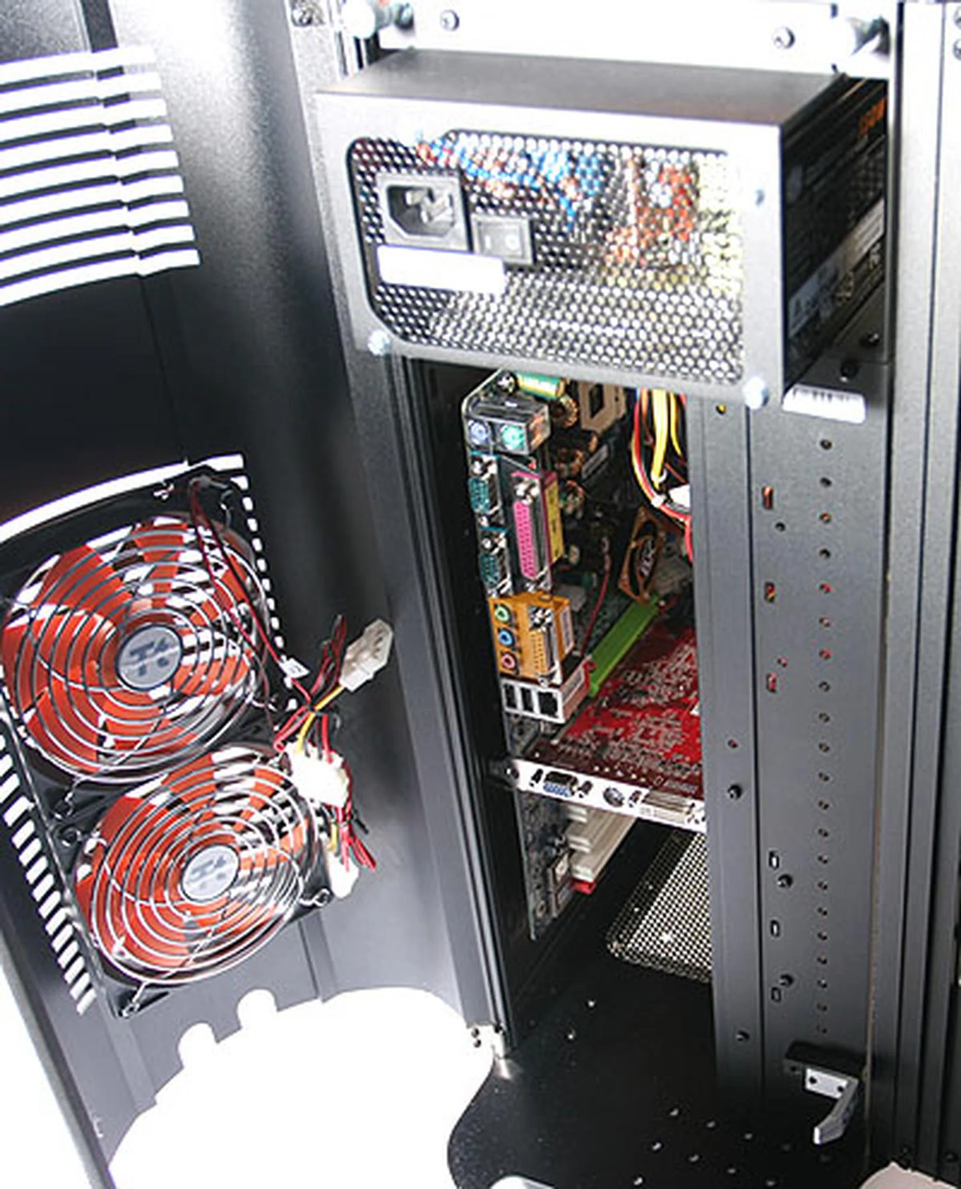 Thermaltake SwordM VD5000BNA Casing | HardwareZone Singapore