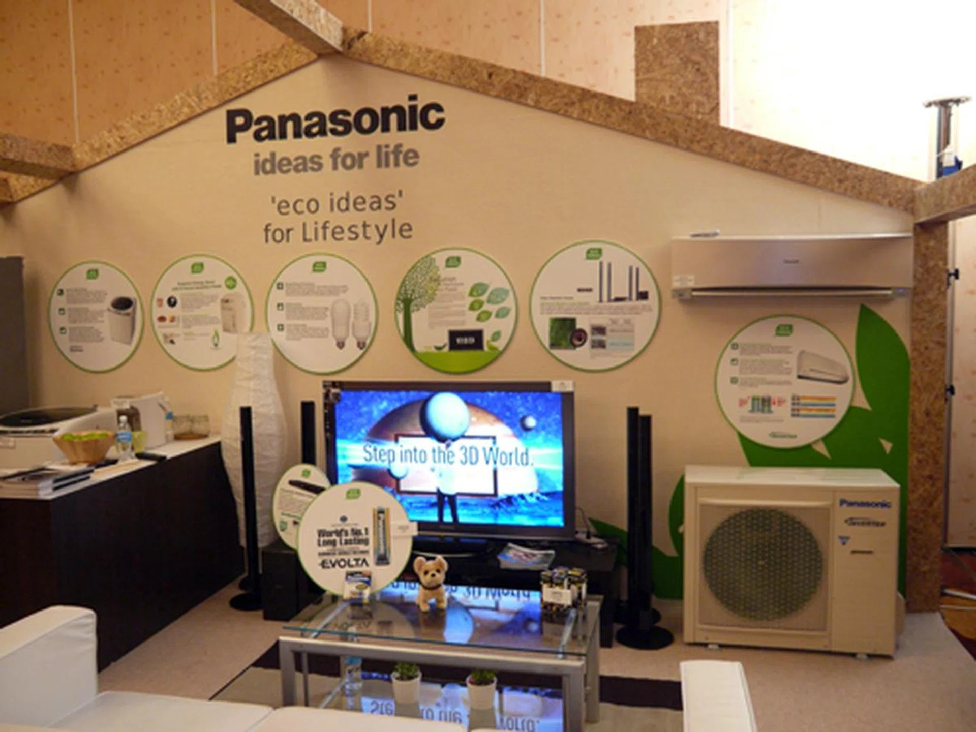 Internally certified by Panasonic, products such as these are known to have achieved a high environmental performance with regards to energy savings and effective utilization of resources and chemical substances.