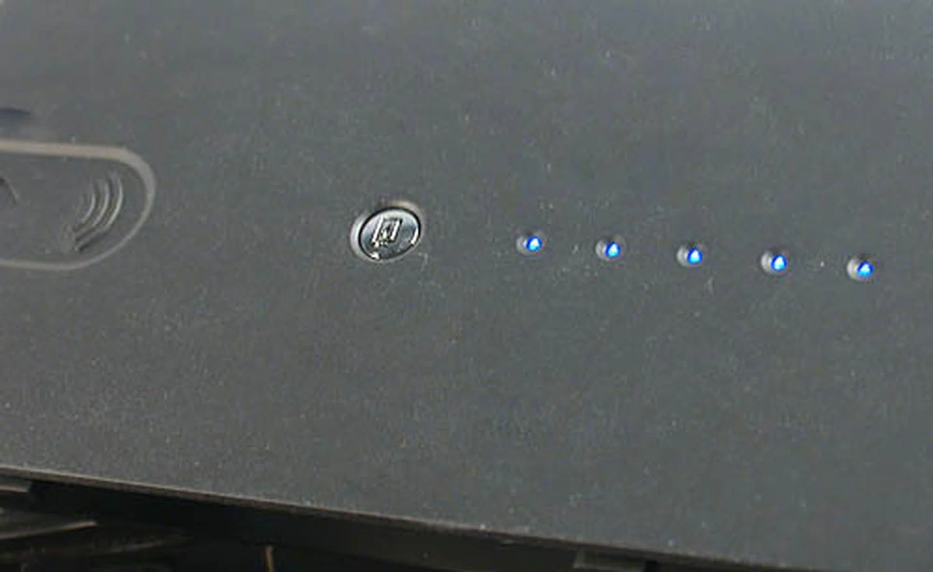 A nice touch - you can click this button on the battery pack to show how much power remains.