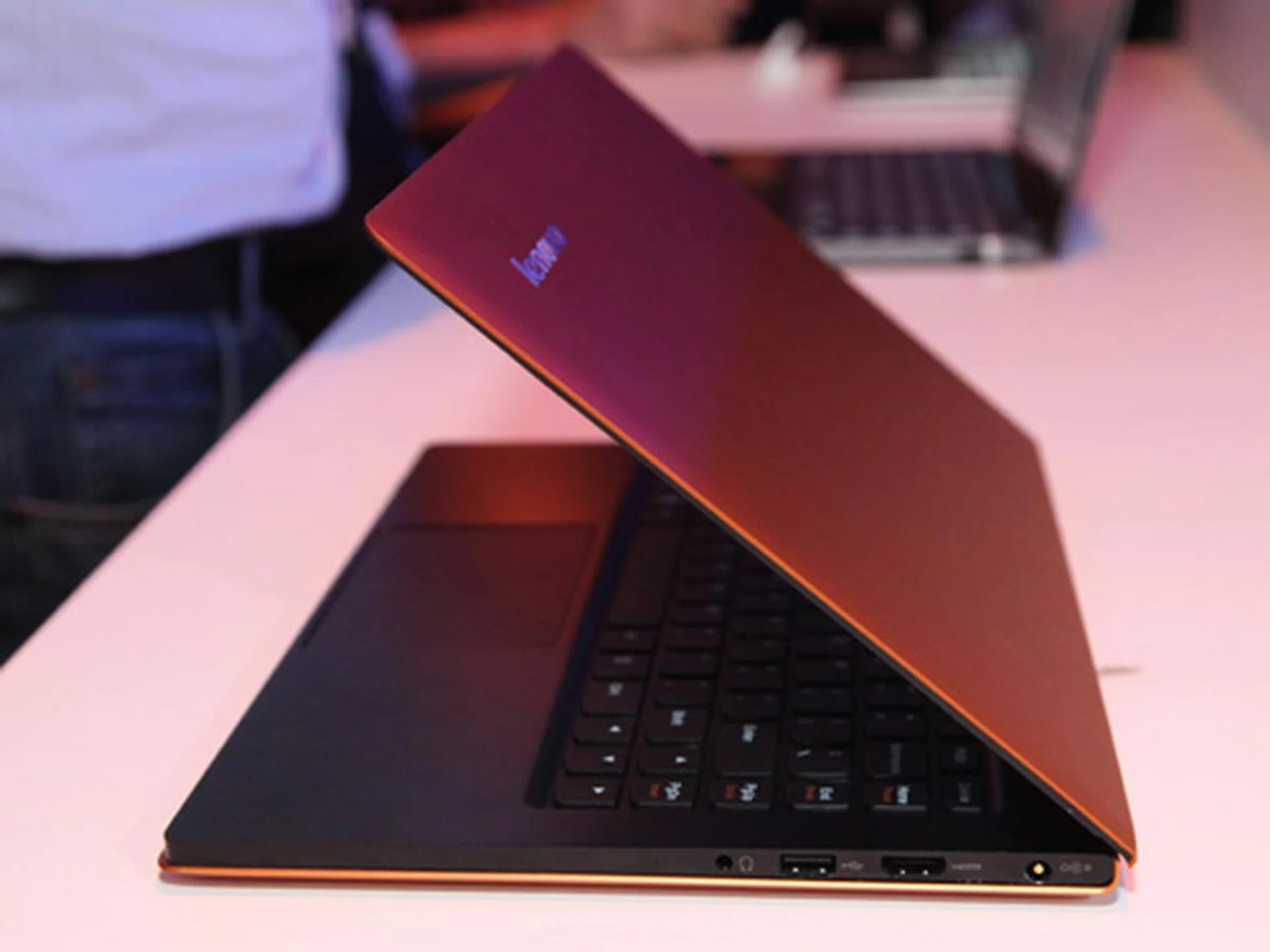 Lenovo IdeaPad U300s.