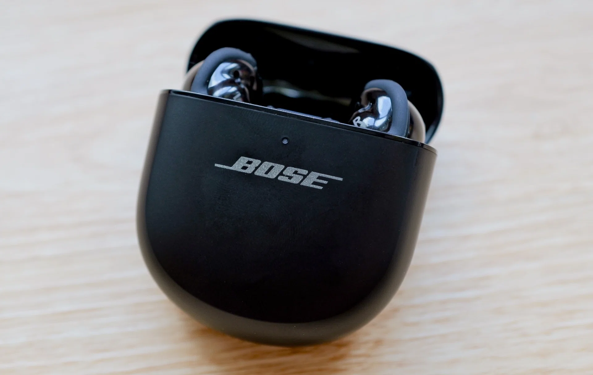 Despite the name, the Bose QuietComfort Ultra earbuds look just like its predecessor.