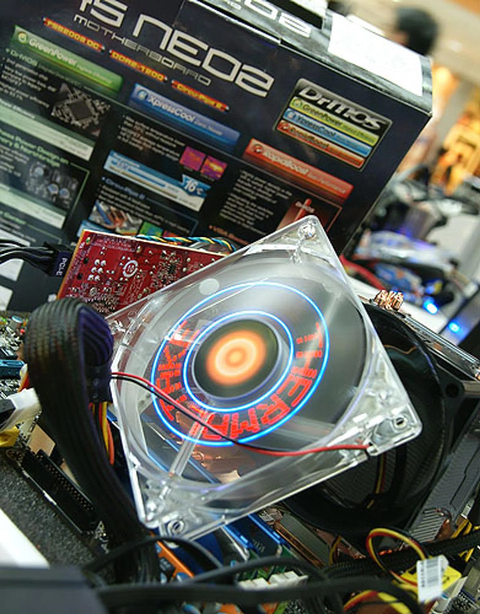  All the contestants had their own creative way of positioning the included case fan from Thermaltake in order to get the best air flow and cooling from it.  