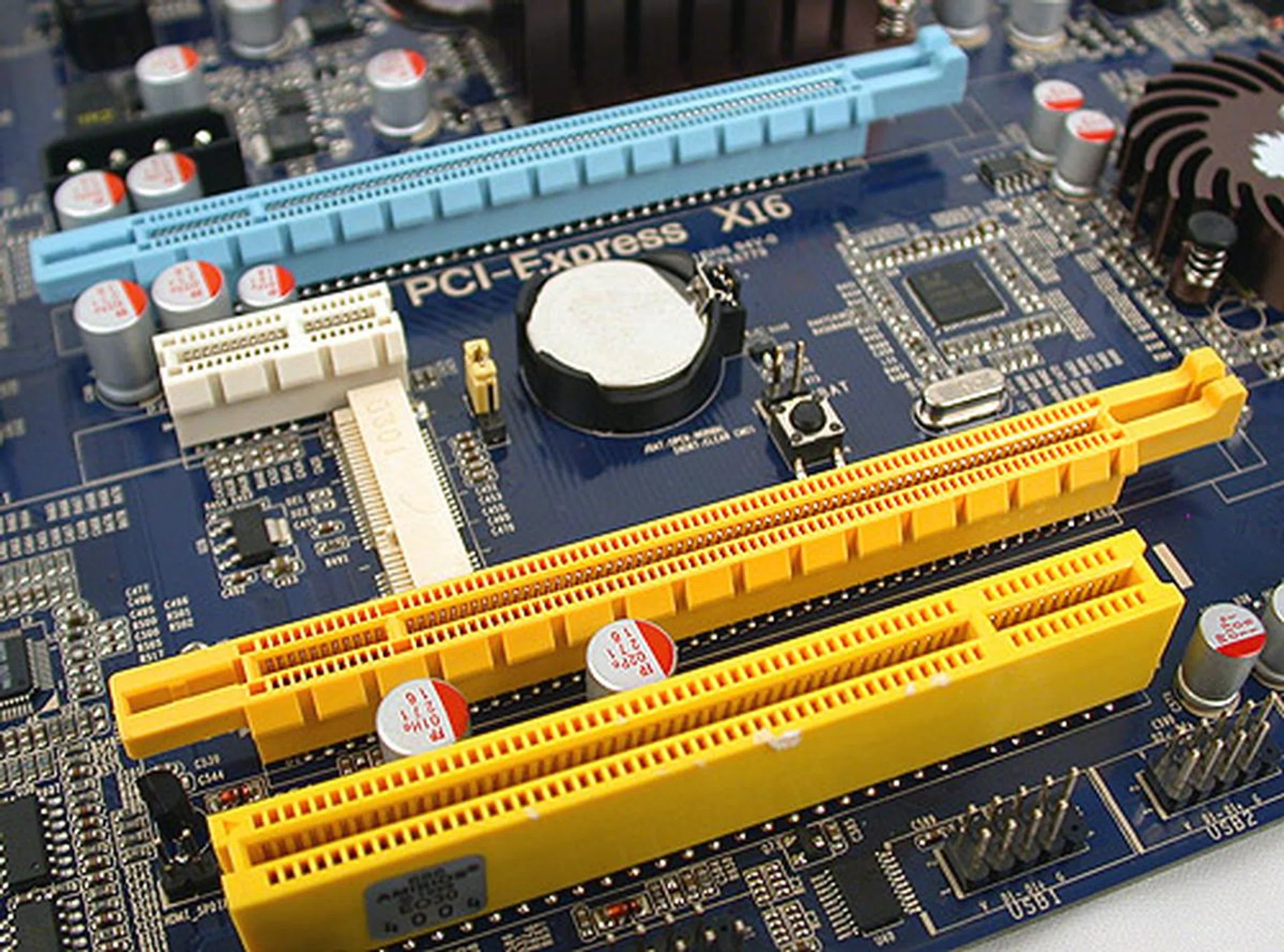 An interesting addition in the middle, a mini-PCIe slot splits the two PCIe 2.0 x16 slots, so there is adequate space between them for larger graphics cards. 