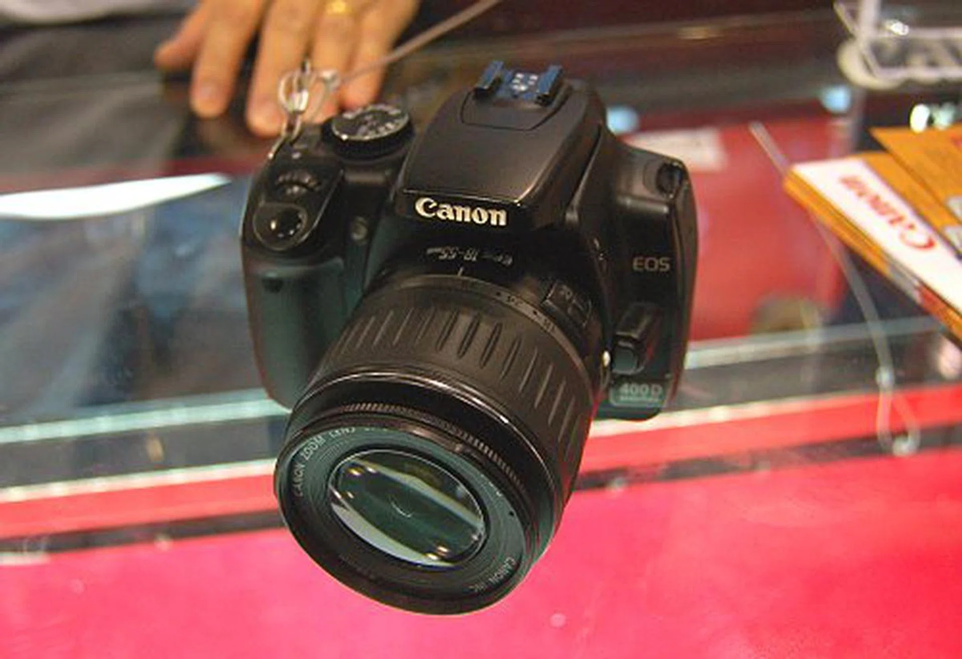  Canon EOS 400D Star Buy spotted at Comex with a selection of kit offers. Kit 1 comes with an EF-S 18-55mm lens and goes for S$1349. Kit 2 features an EF-S 17-85mm lens plus a free battery grip for S$1999. Both kits come with free gifts including two 2GB CF cards, 20 DVD+Rs and a 2.5-inch Maxtor 80GB external HDD. There is a purchase with purchase program up to get a EF 55-200 USM lens at S$399 as well as an additional free EF 50 F1.8 lens if you get the extended warranty for any Canon Digital EOS cameras purchased.  