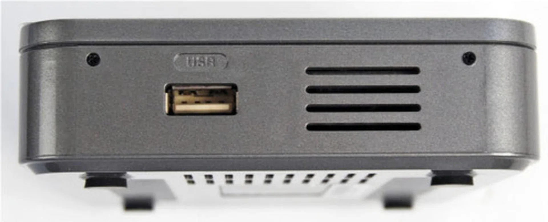 An additional USB port can be found at the side.