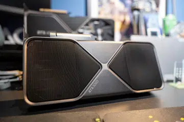 When was the last time we saw an NVIDIA flagship GPU with a dual-slot design? (Image: HWZ)