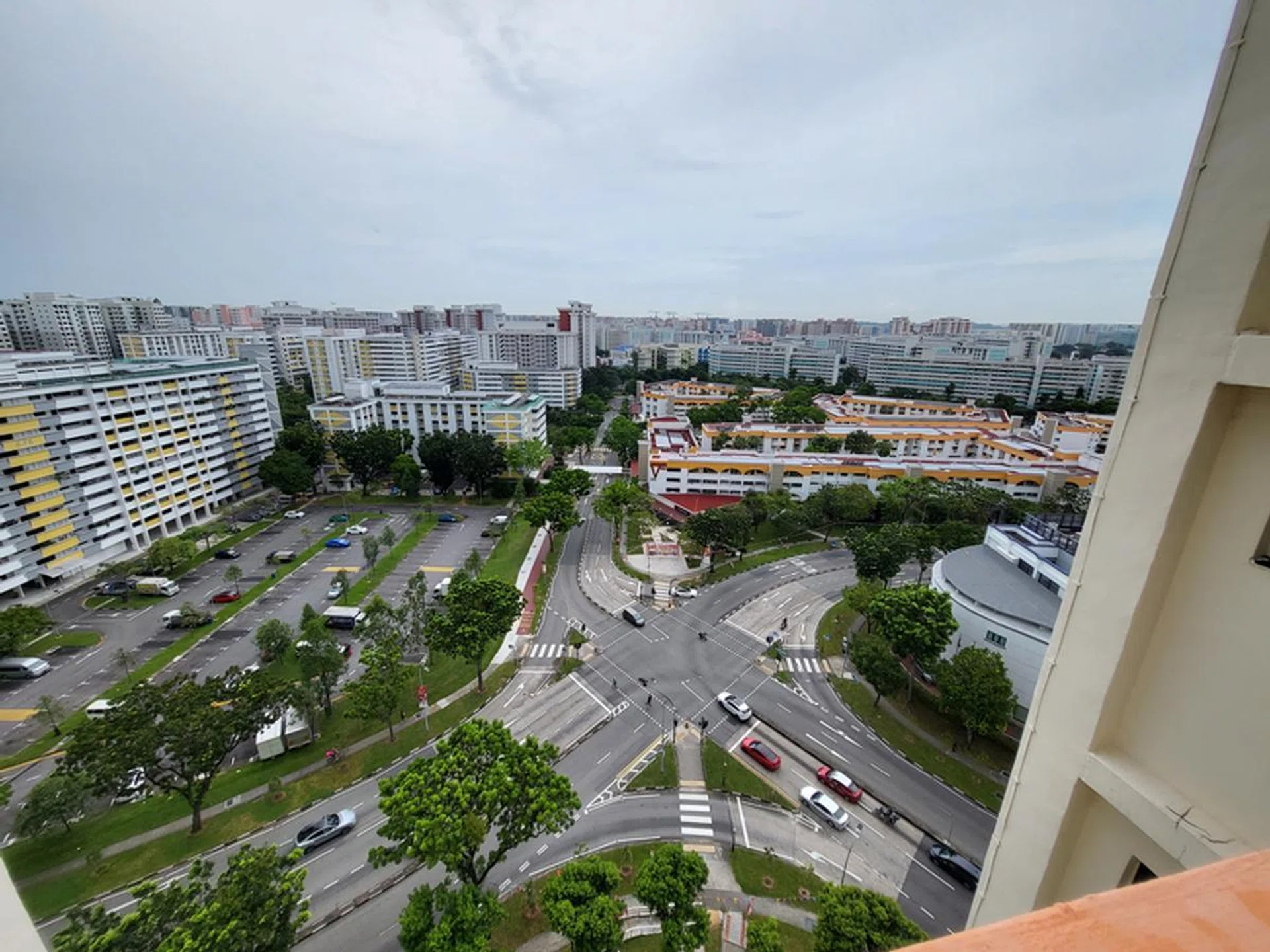 Ultra-wide angle.
