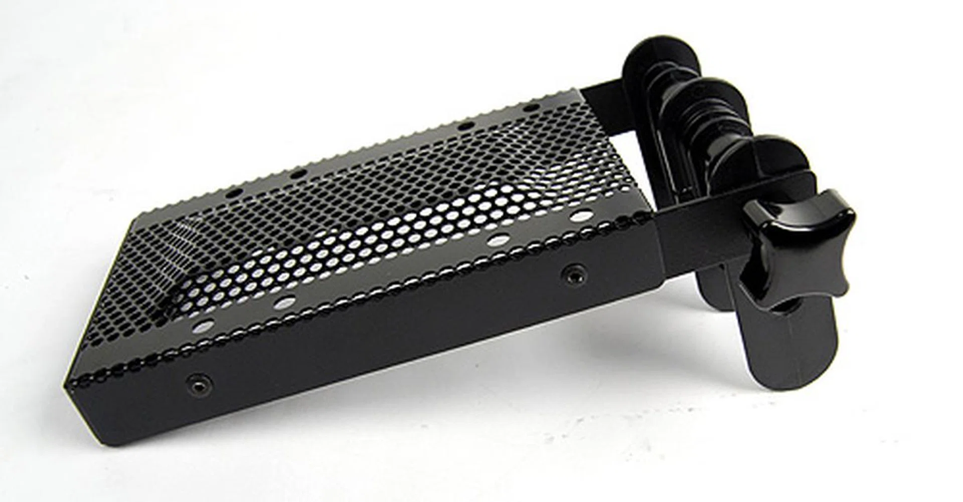 A look at the VGA bracket. It's an odd-looking contraption.