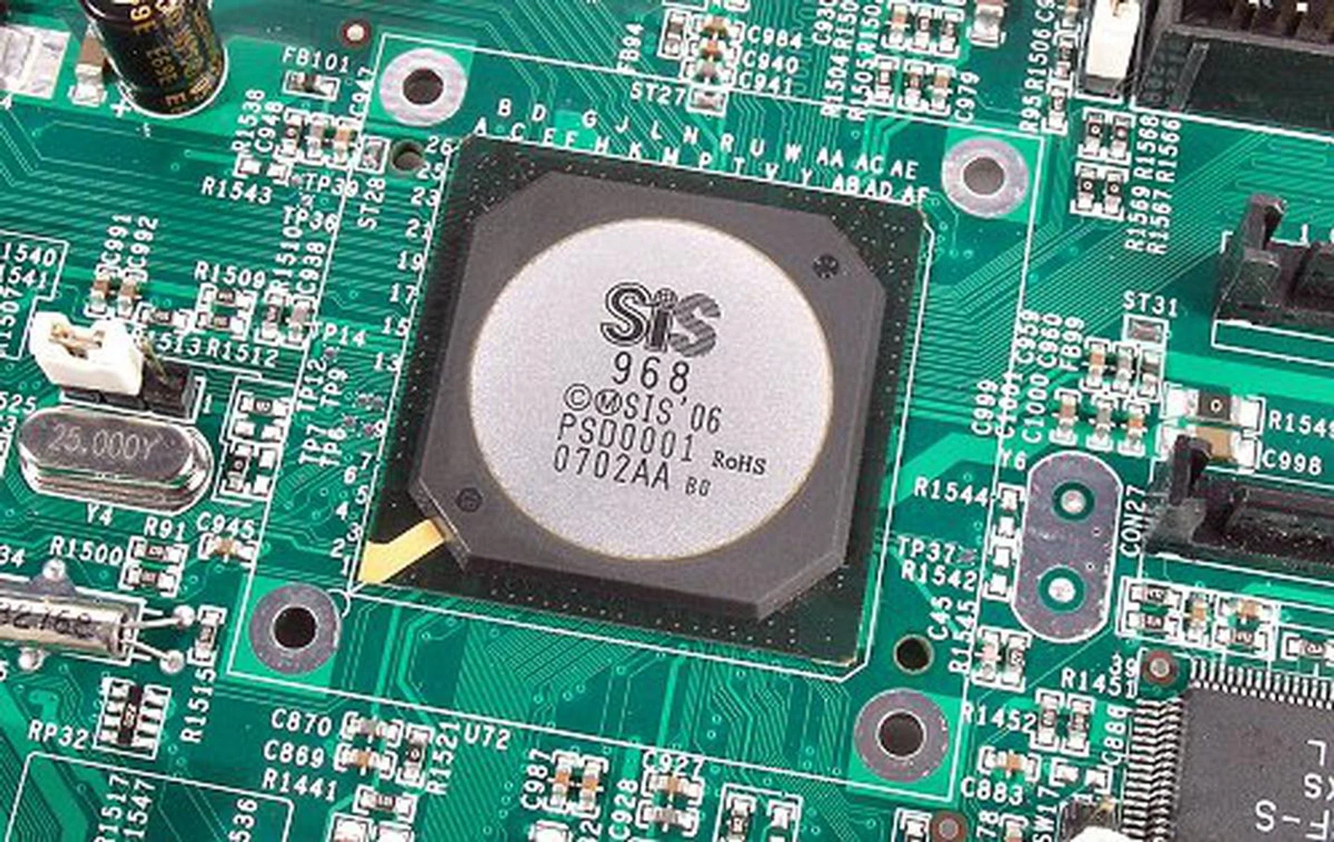 Close up of the SiS968 Southbridge.