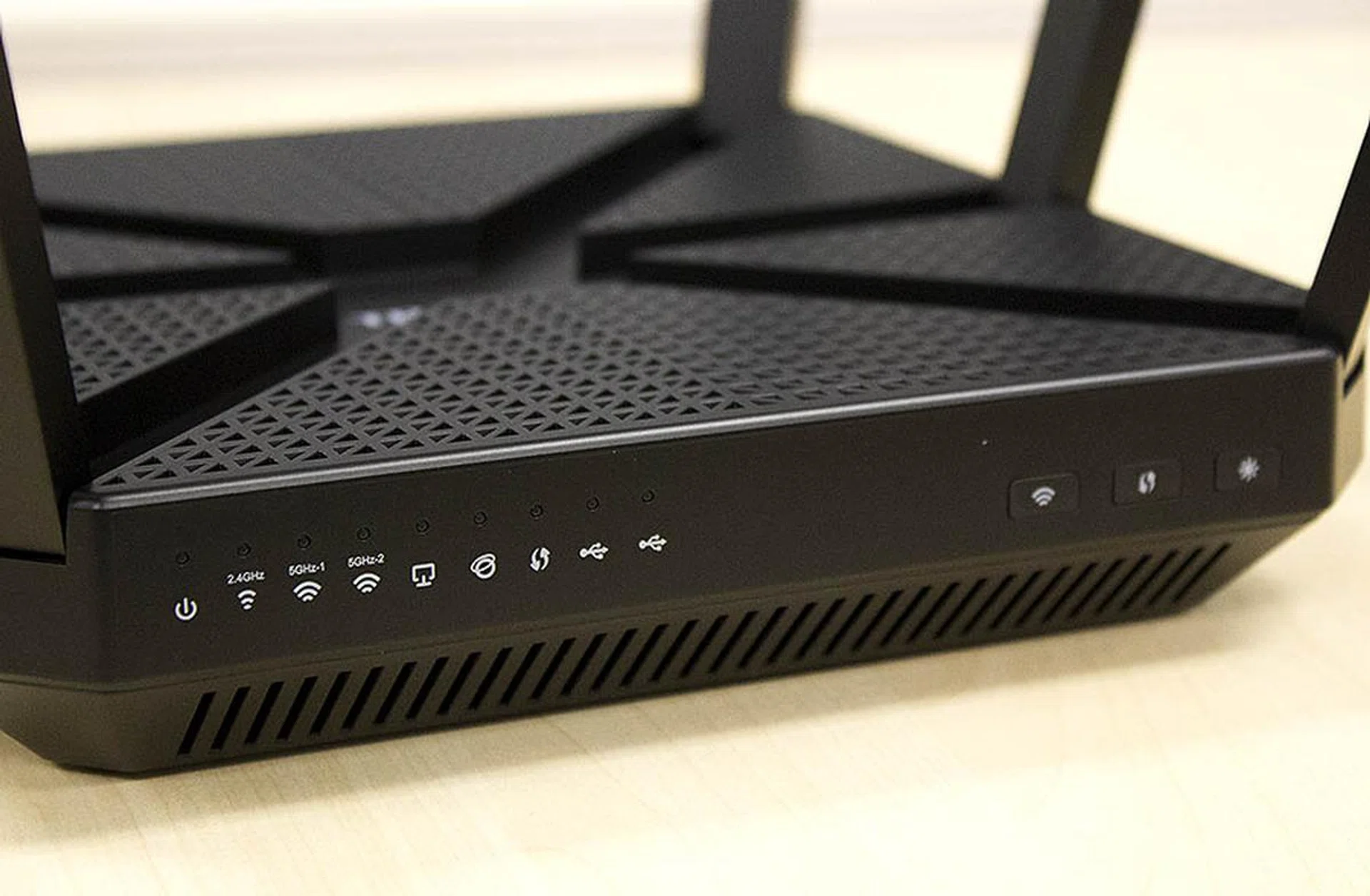 LED indicators on the front panel let users quickly know the status of the routers. Buttons for turning Wi-Fi on/off and WPS setups are conveniently located in the front as well.