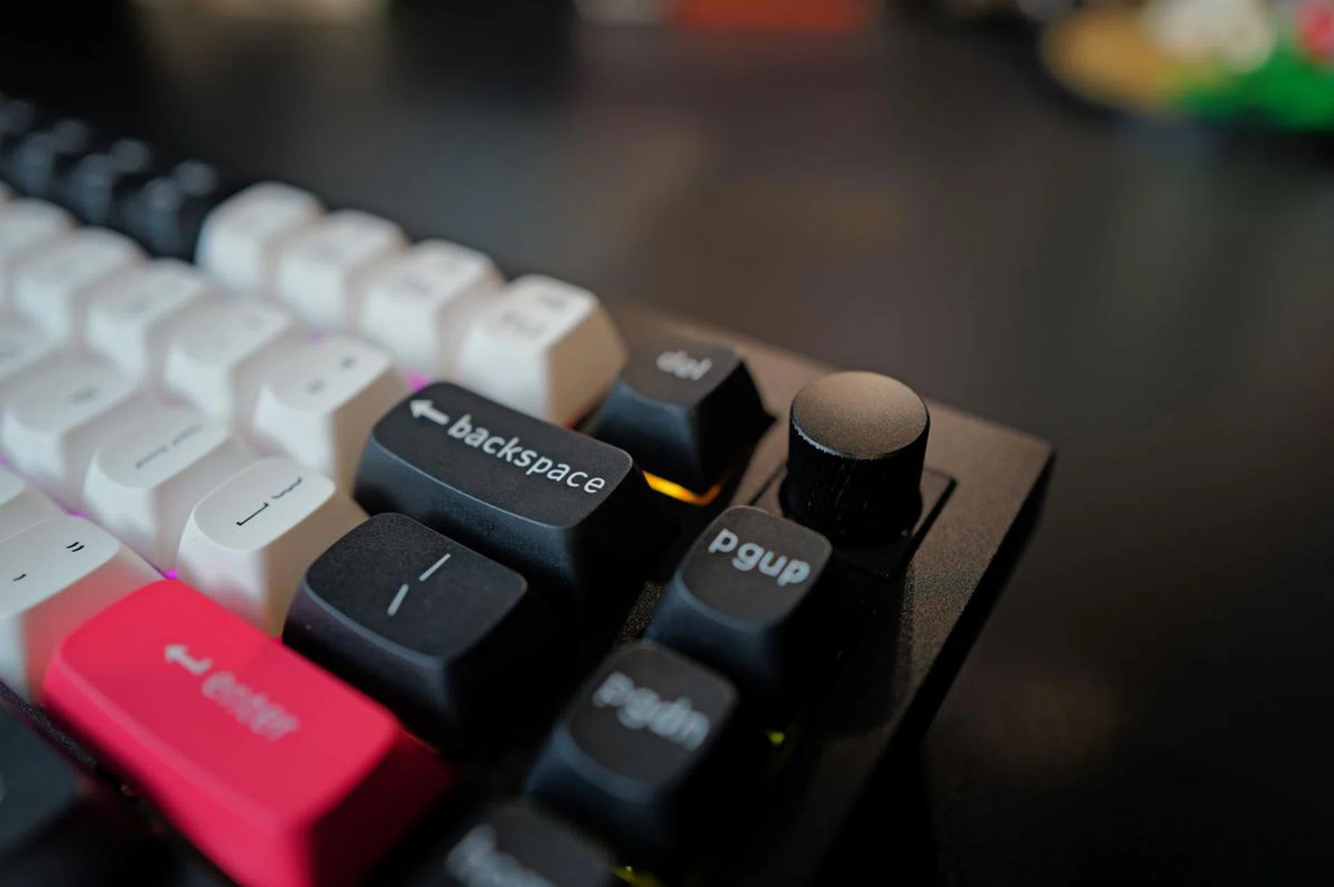 But the keycaps don't allow the backlighting to shine through. Image: HWZ