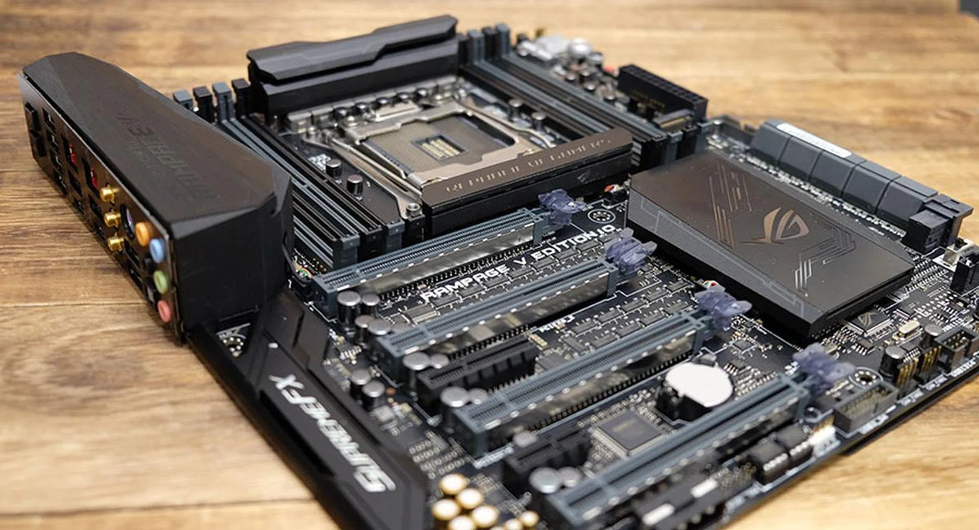 ASUS ROG Rampage V Edition 10