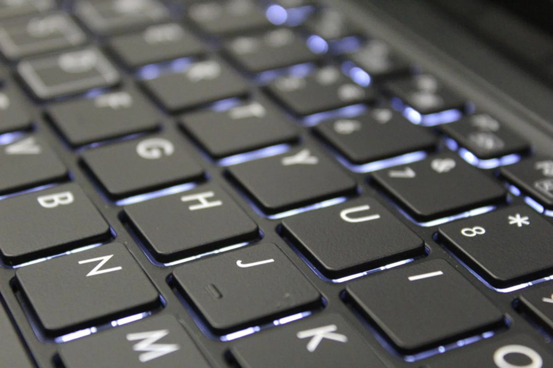 The shallow keys really detract from the typing experience.
