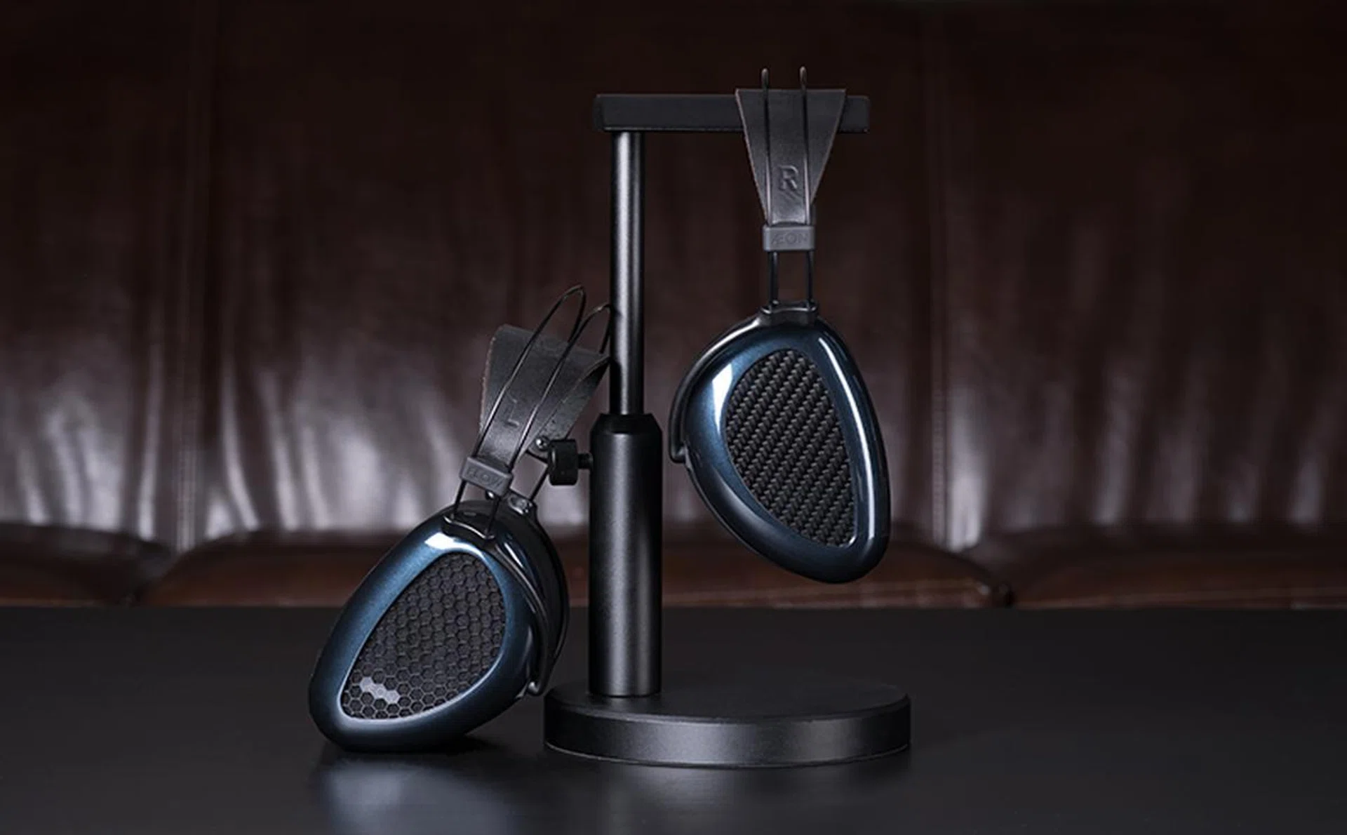 The MrSpeakers Aeon Flow headphones are available as an open or closed-back headphone. (Image source: MrSpeakers)