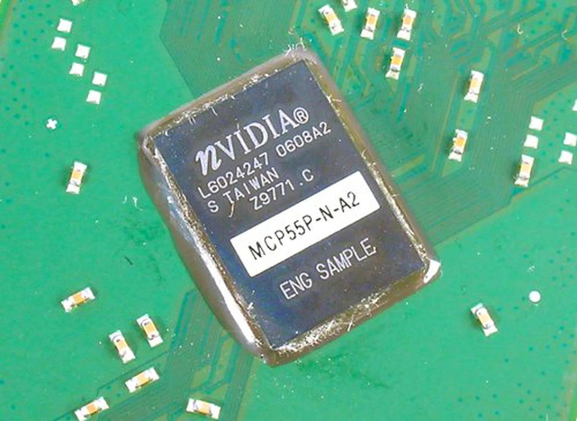 Under the heatsink on the board was the single chip nForce 570 SLI MCP.