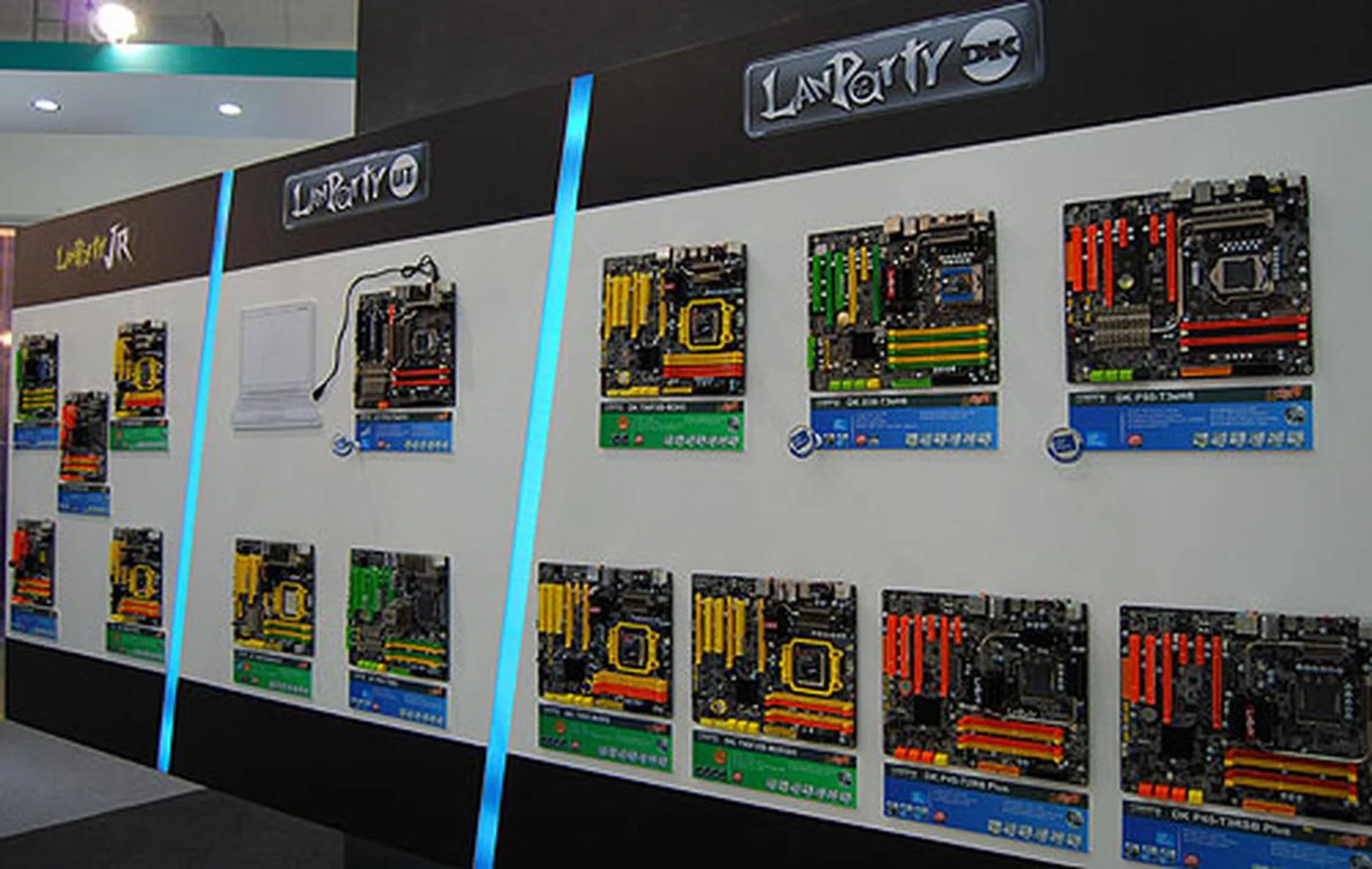 The three main motherboard series in DFI's stable, the LANParty JR, UT and DK. Some of the latest chipsets in these series are on display.