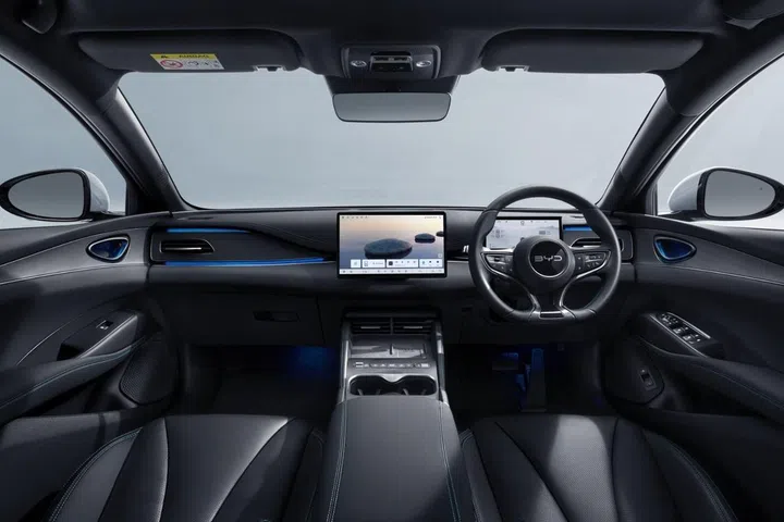 BYD Seal 6 DM-i interior
