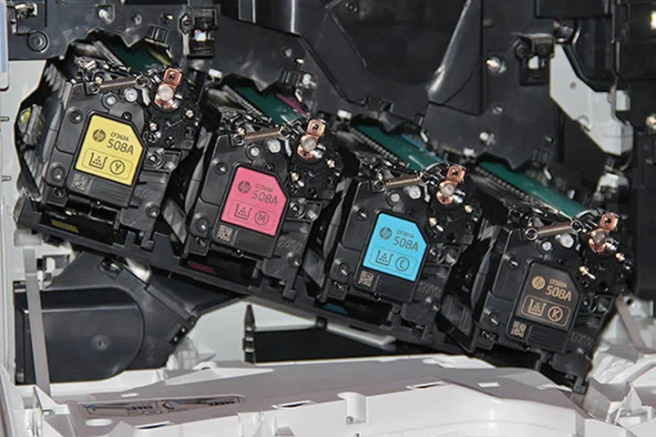 The JetIntelligence toner cartridges are easy to install; and because the instant-on fuser (made with a thin and light material) reduces warm-up time, first page out time from a sleep state is greatly improved.